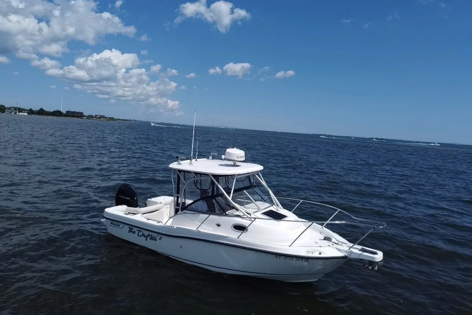 2005 Boston Whaler 235 Conquest - Image 5
