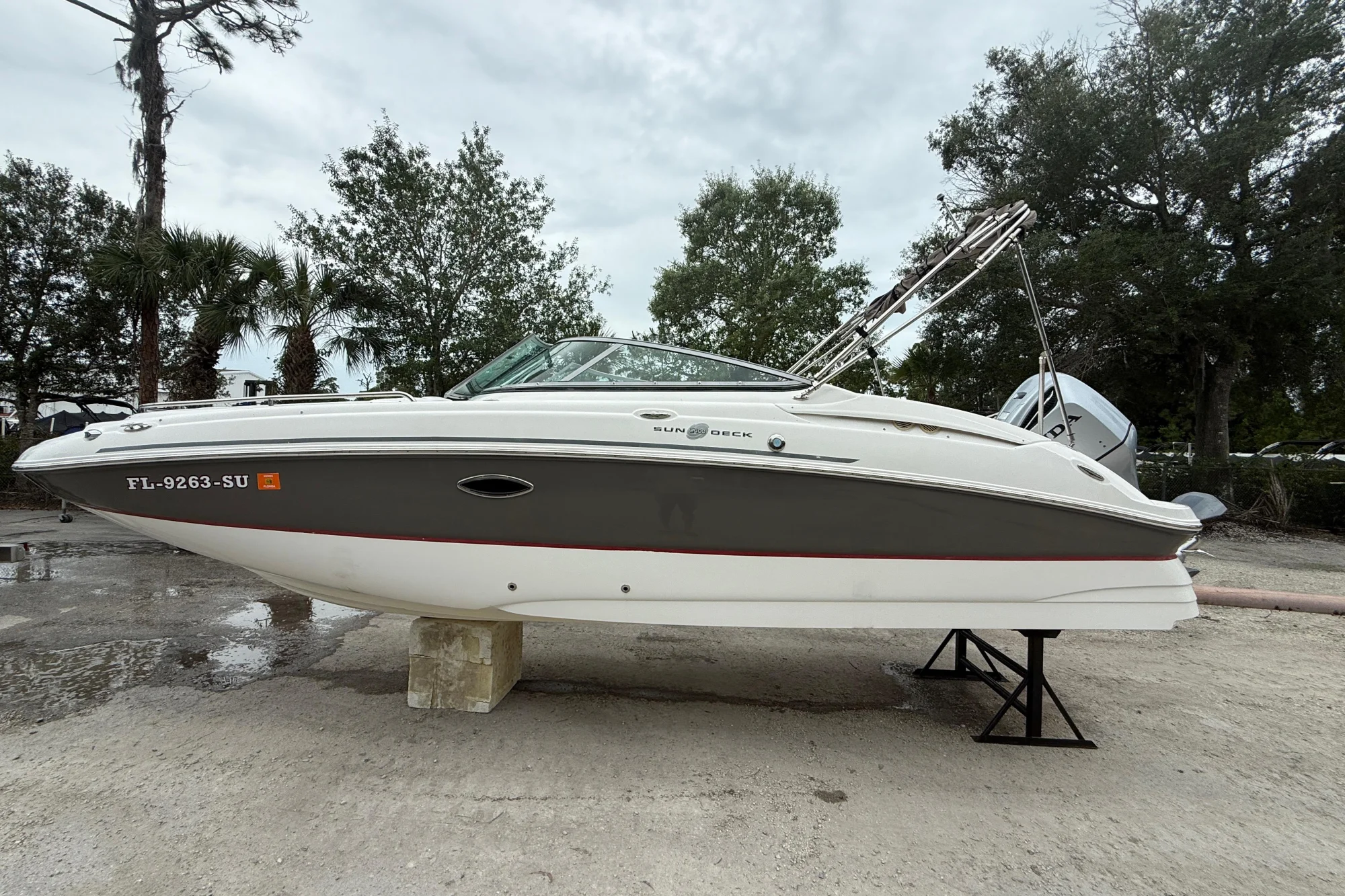2014 Hurricane SunDeck 2400 OB