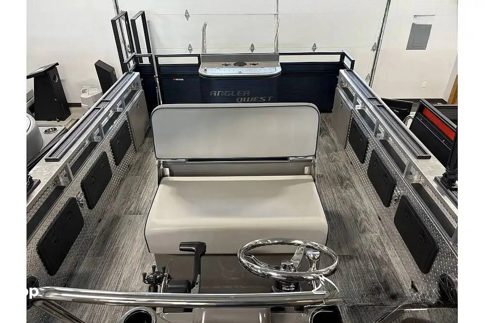 2023 Angler Qwest 8524 PRO TROLL - Image 5