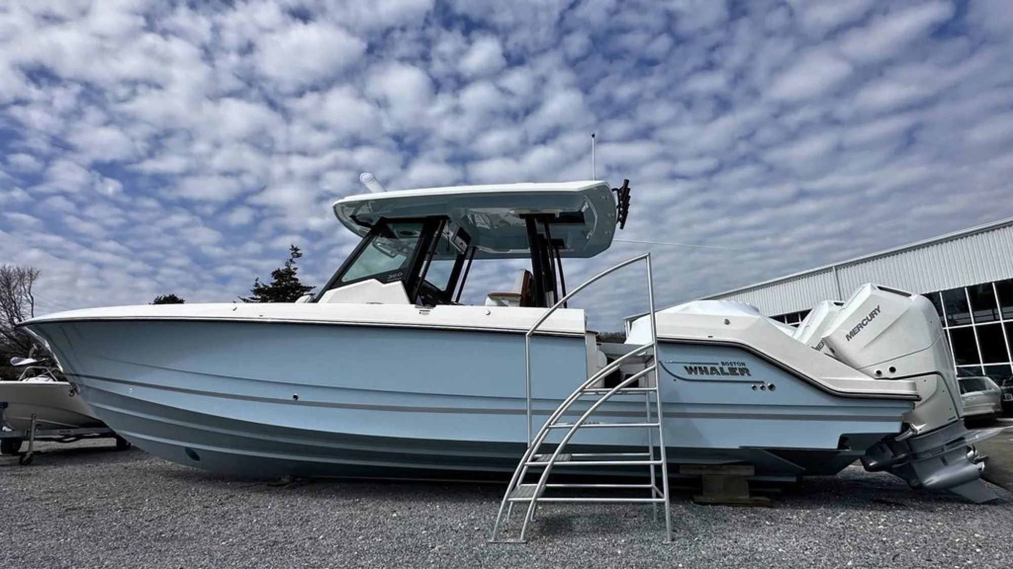 Boston Whaler 360 Outrage - Image 3