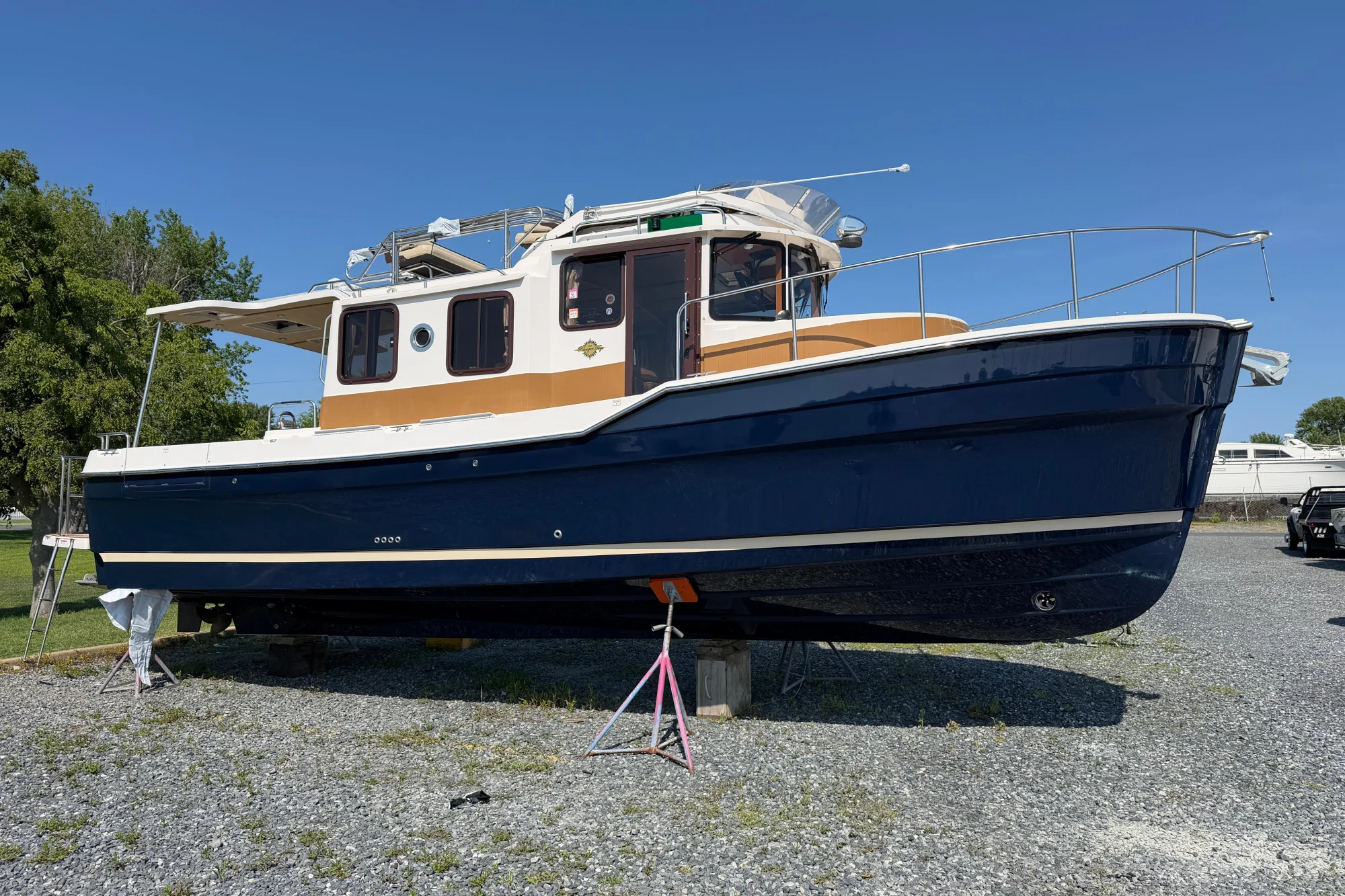 2023 Ranger Tugs R-31 CB - Image 3