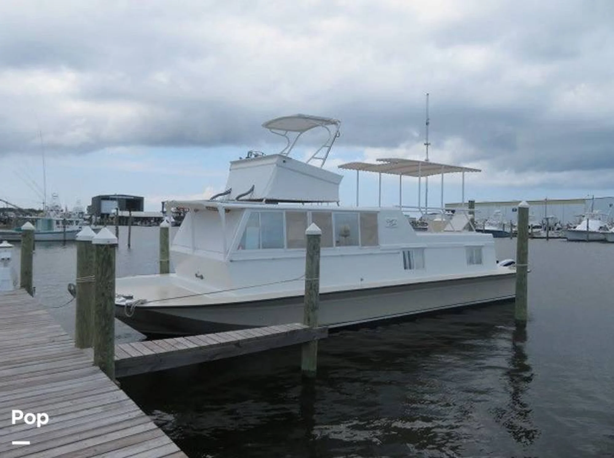 1973 Chris-Craft Aquahome - Main Image