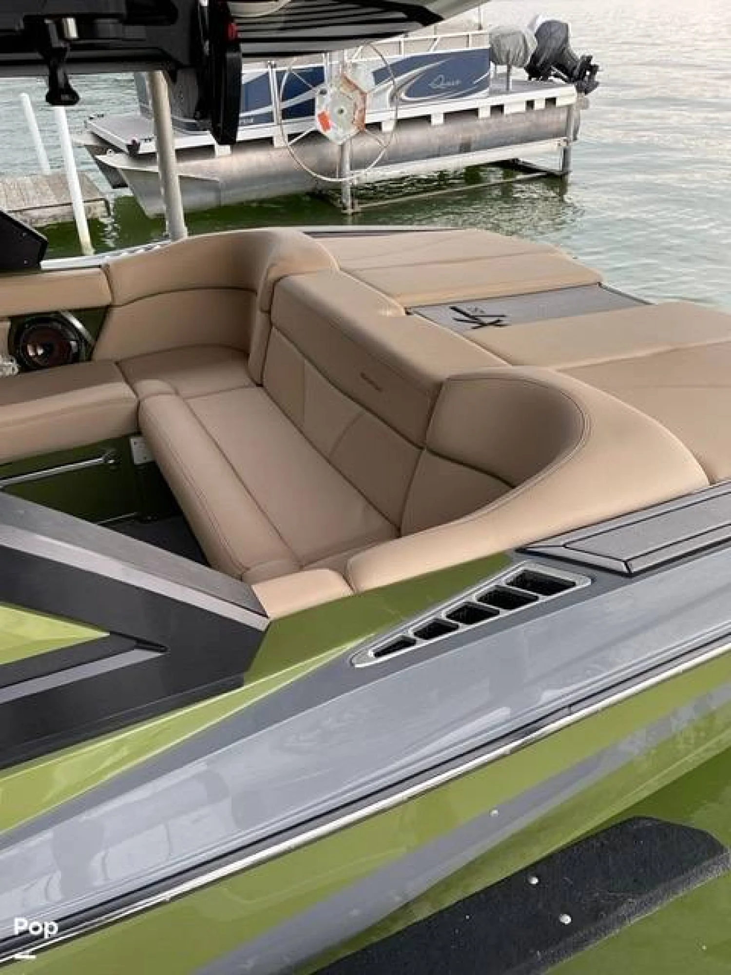 2022 Mastercraft XT21 - Image 3