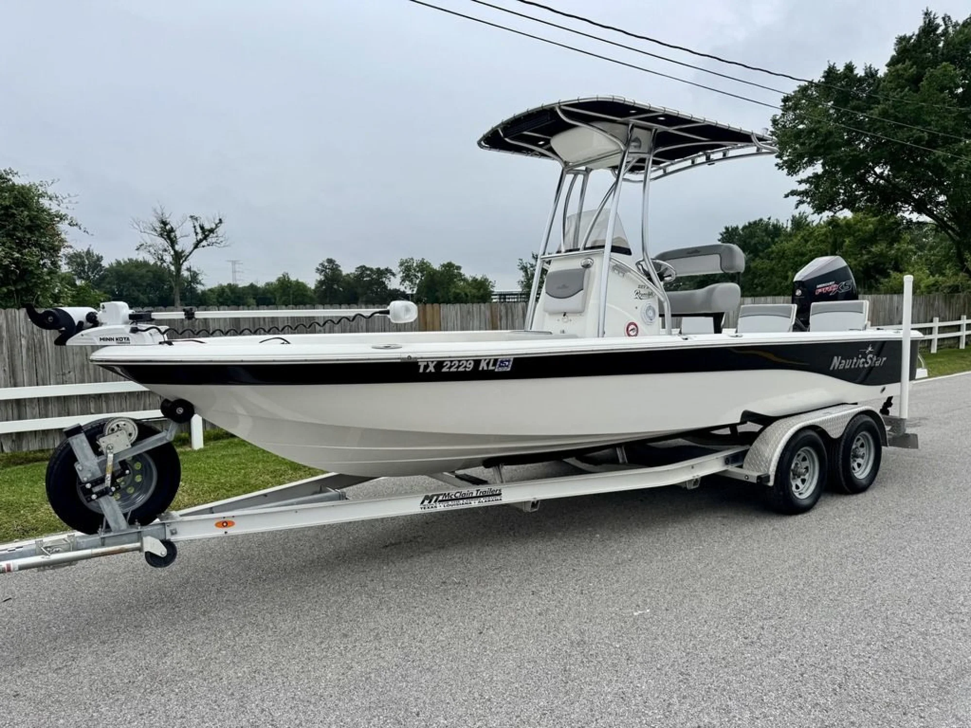 2021 Nauticstar 227 XTS