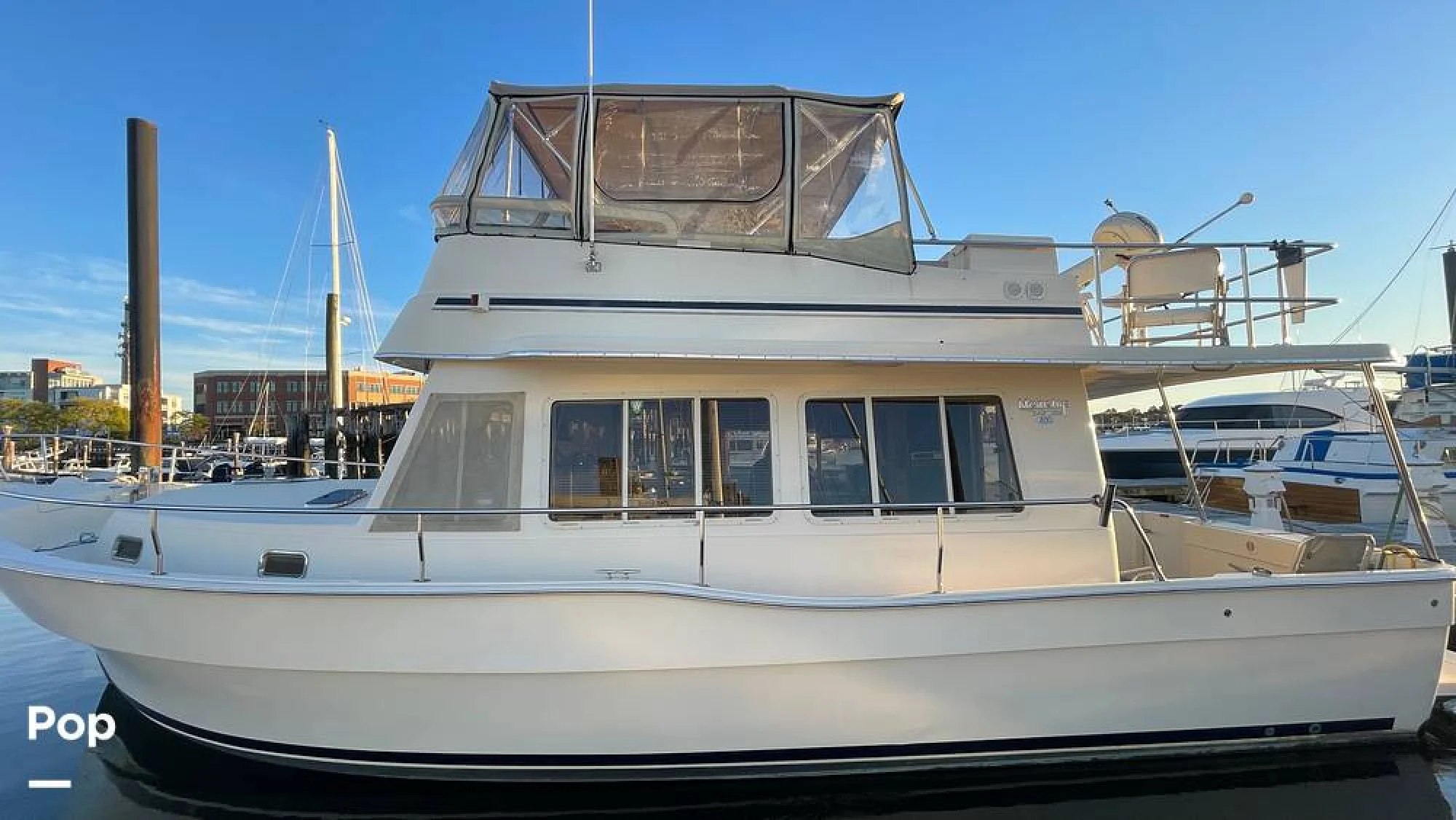2005 Mainship 400 Trawler - Image 3