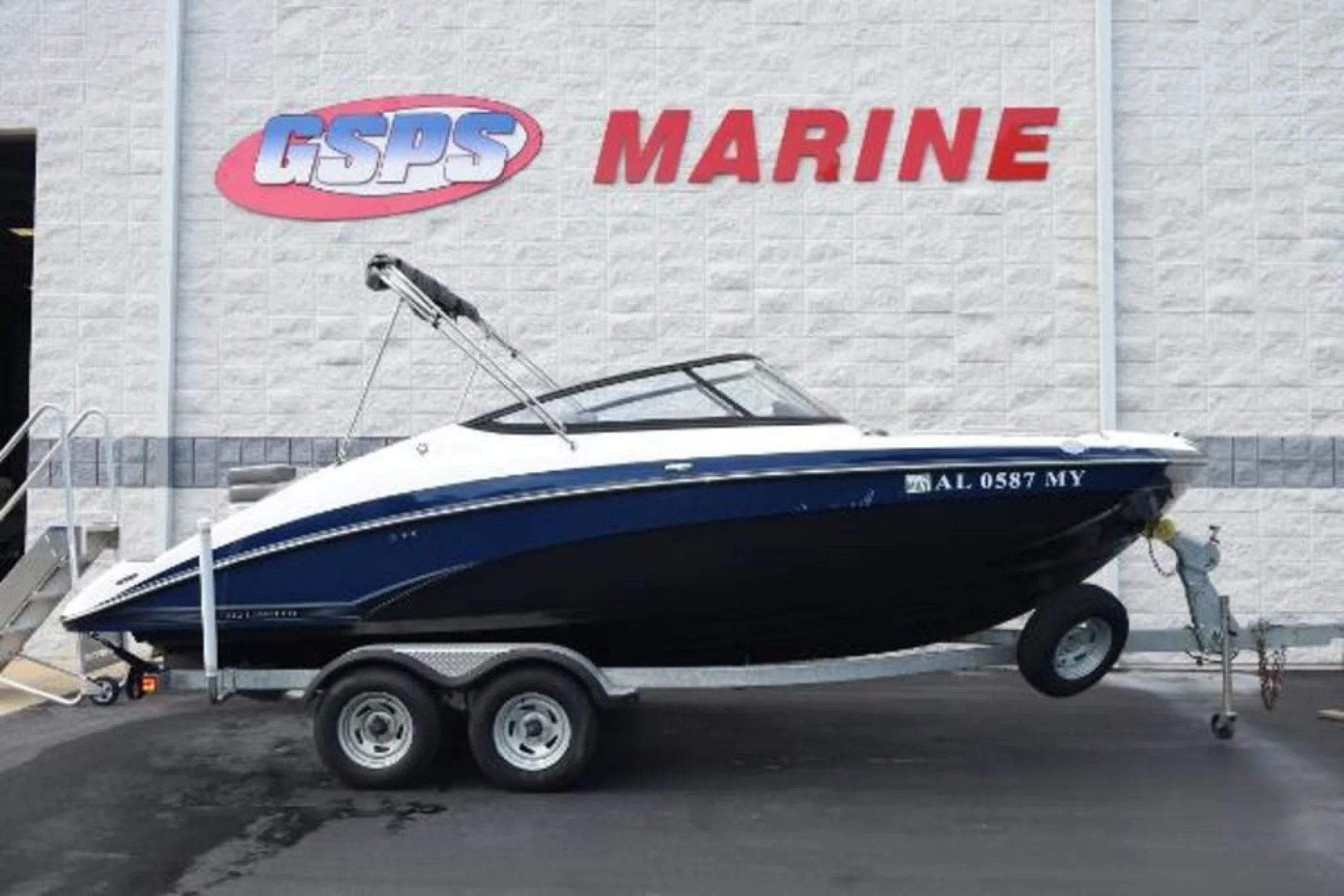 2017 Yamaha Boats 212 Limited - Main Image
