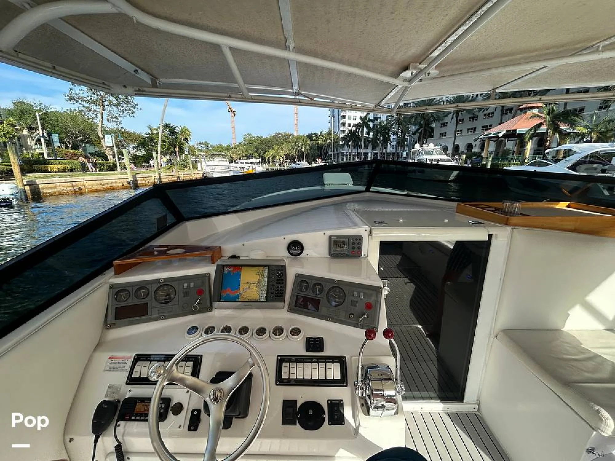 1968 Magnum Marine 35 Express - Image 4