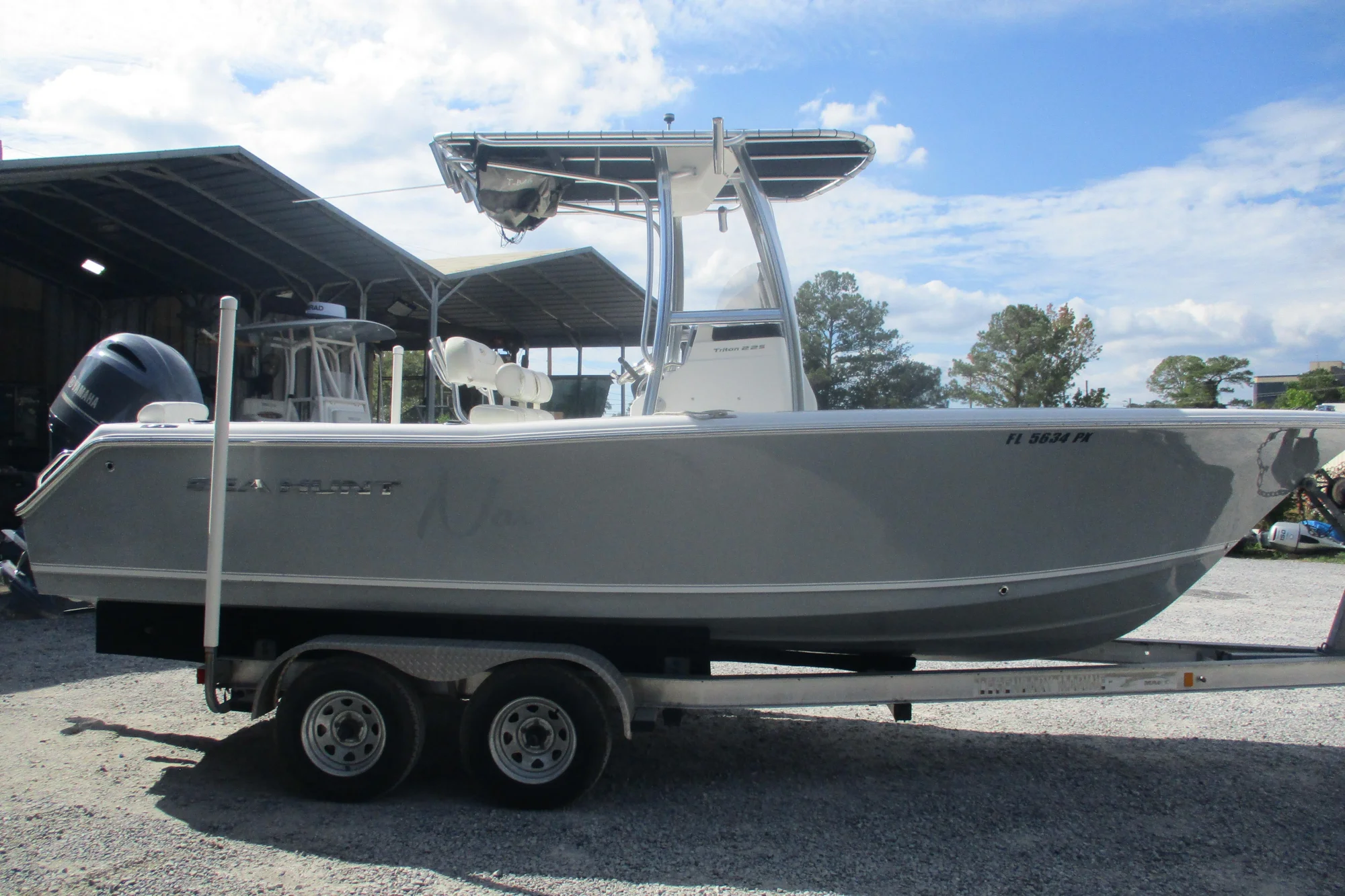 2015 Sea Hunt Triton 225 - Image 4