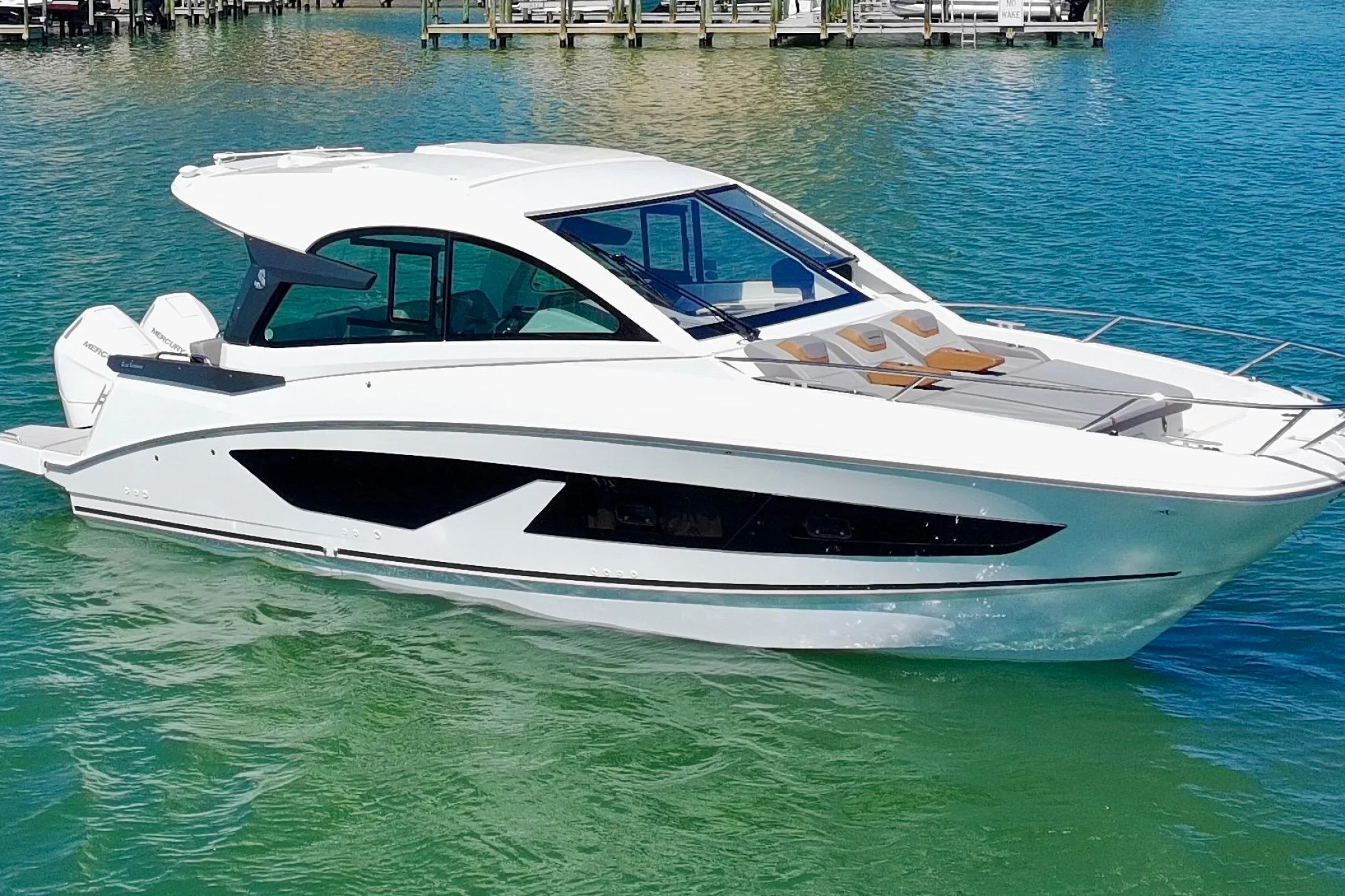 2024 Beneteau Gran Turismo 32 - Image 4