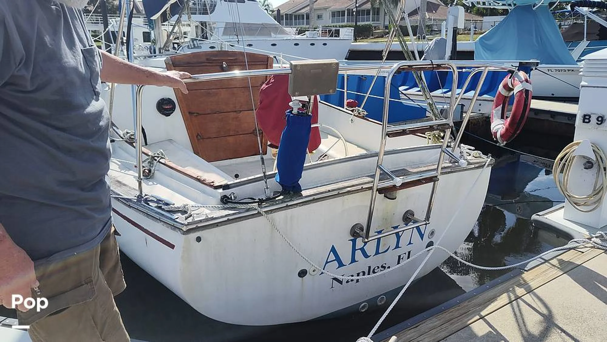 1984 Island Packet 26 MKII - Main Image