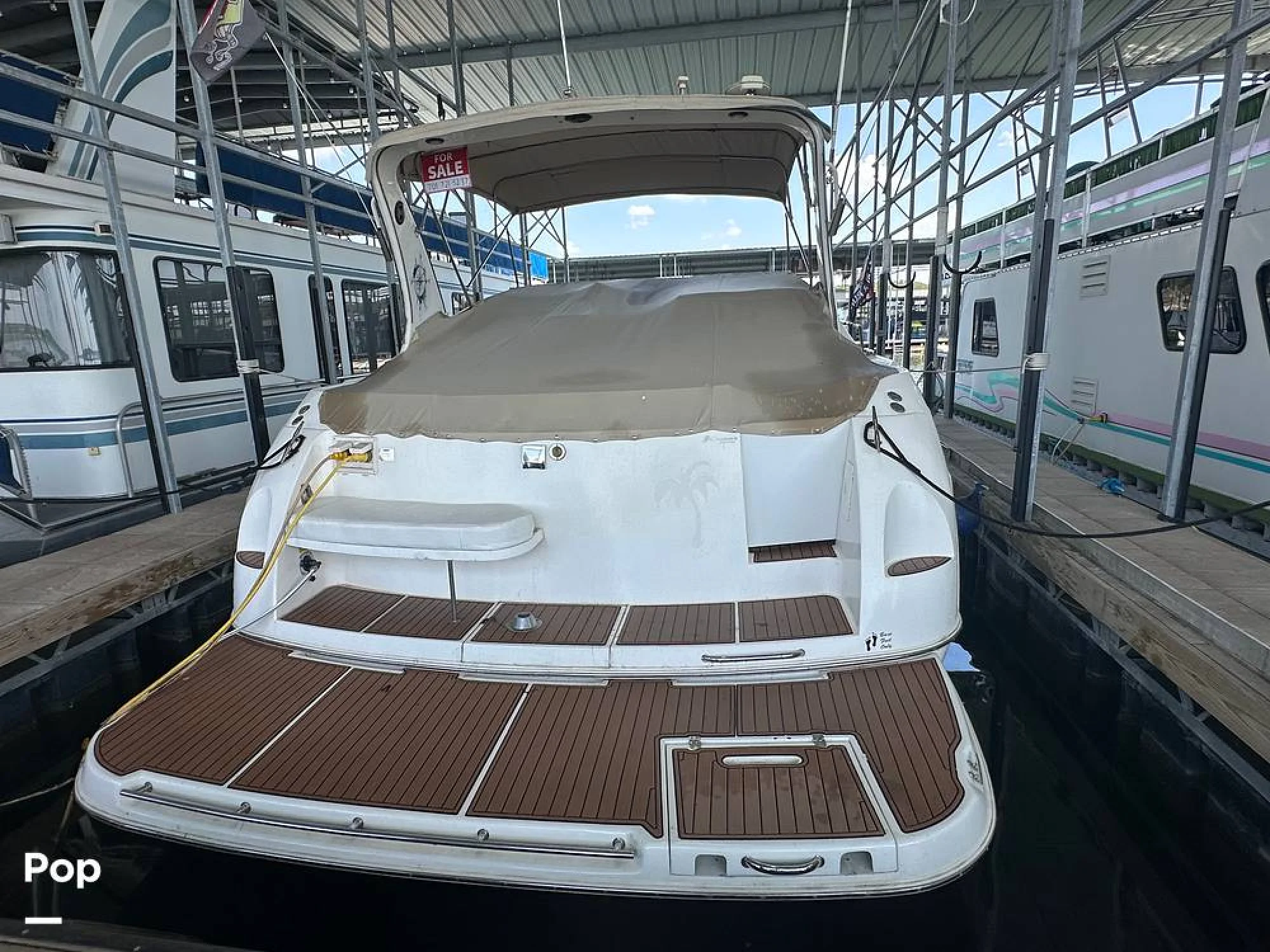 2000 Cruisers Yachts 3575 Express - Image 2