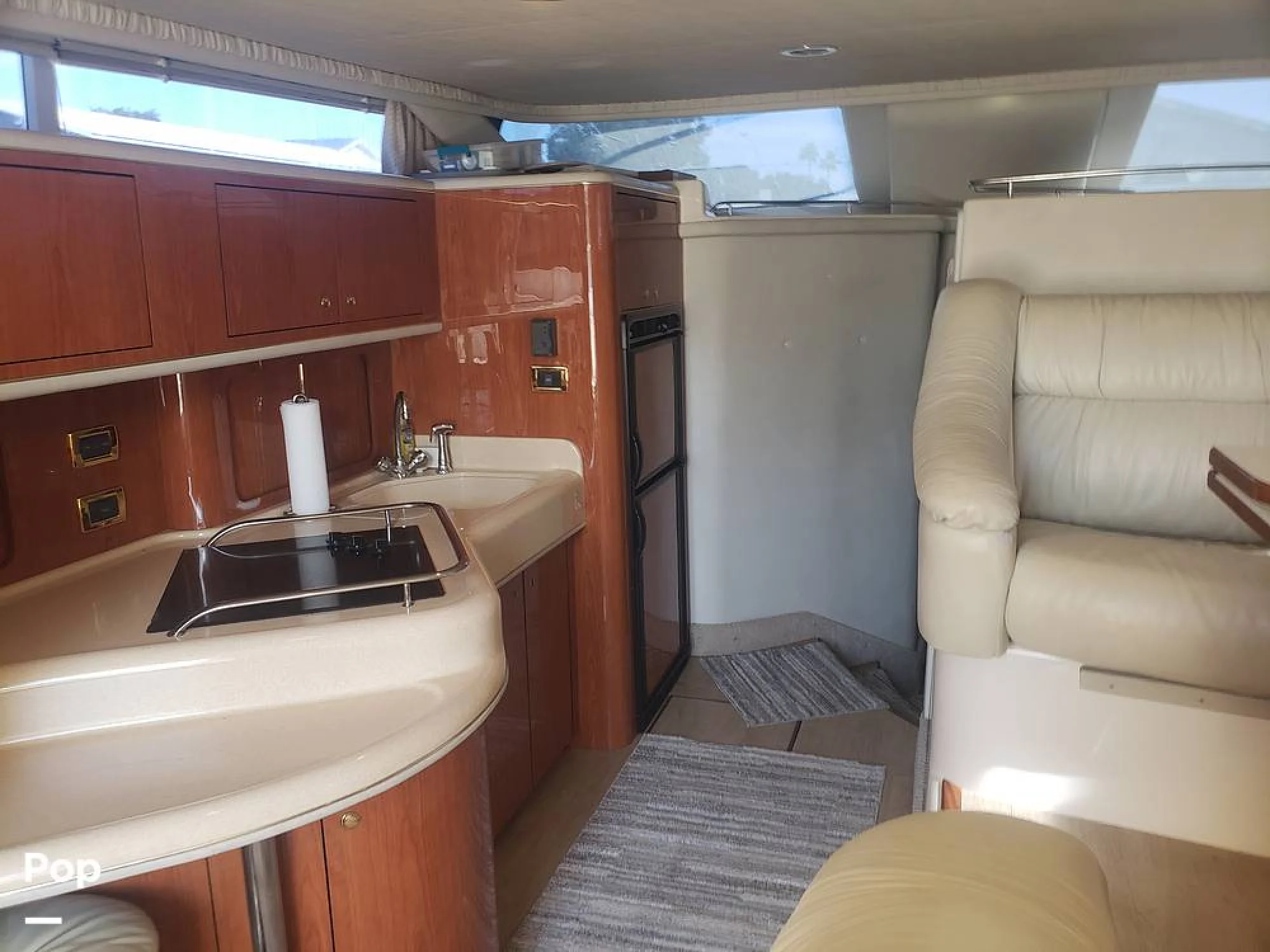 2001 Sea Ray 450 Express Bridge - Image 4