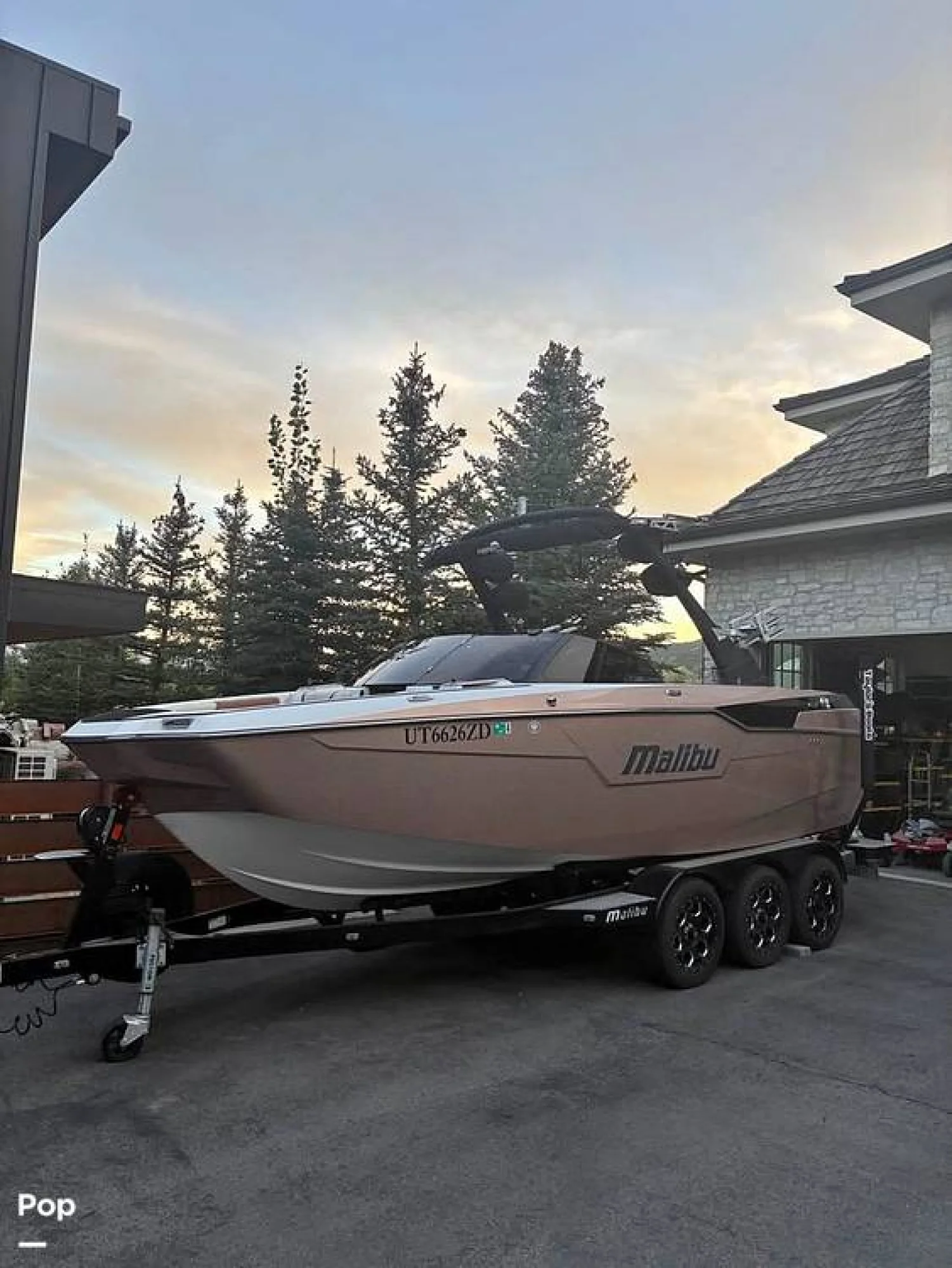 2021 Malibu M220 - Main Image