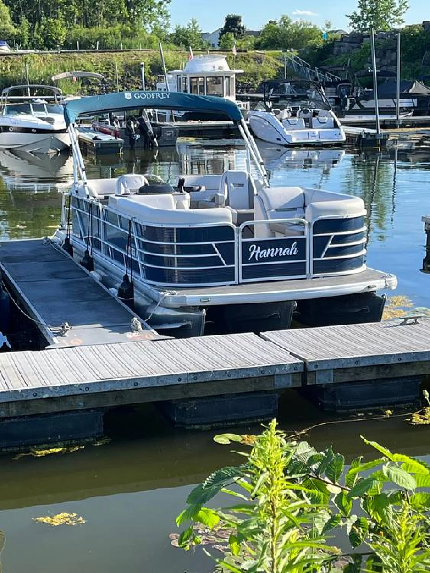 2022 Godfrey Pontoon Sweetwater 2286 SBX - Main Image