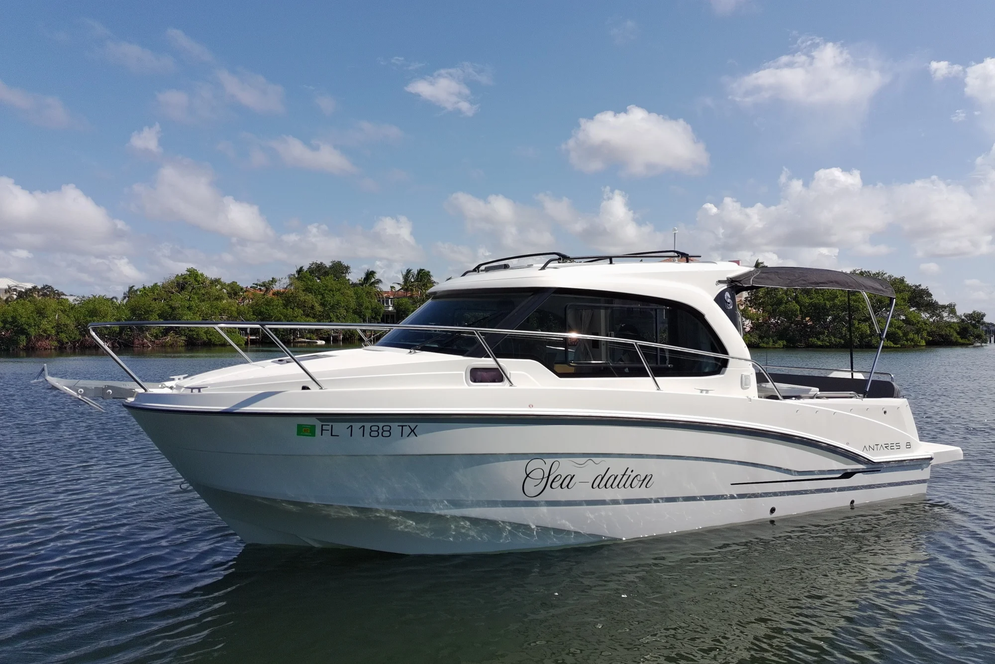 2025 Beneteau Antares 8 - Image 3