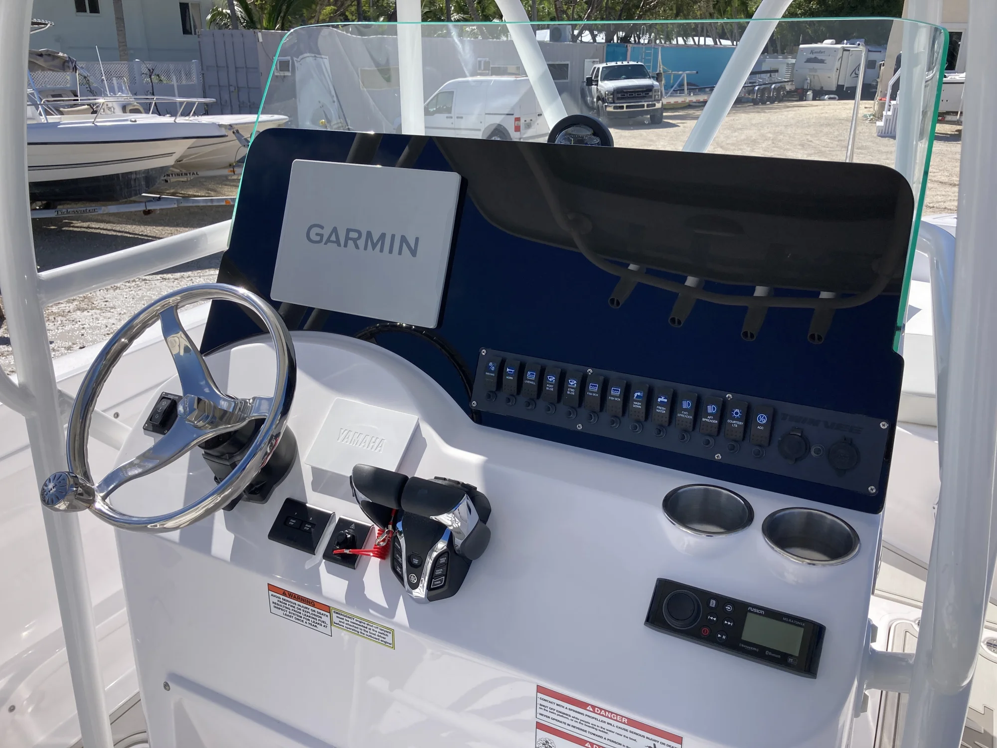 2026 Twin Vee 240 GFX2 - Image 3