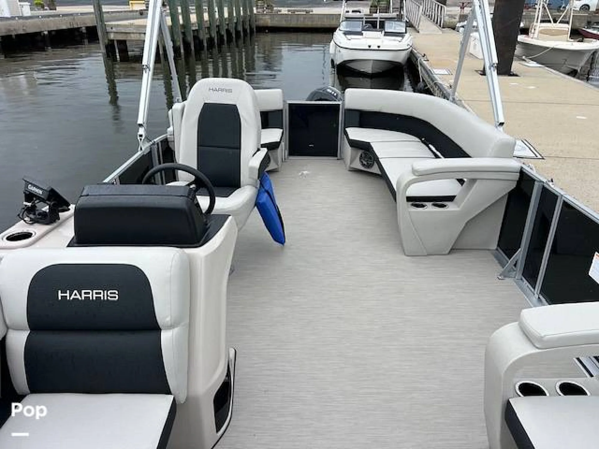 2025 Harris Breeze Pontoon - Image 2