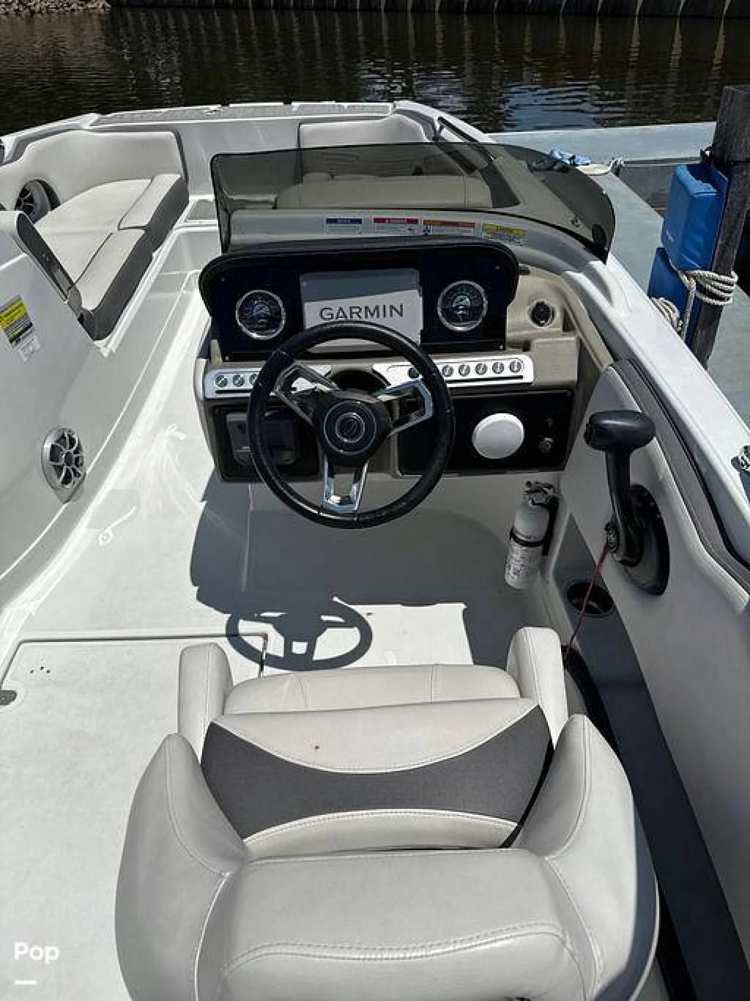 2024 Crownline E230XS - Image 3