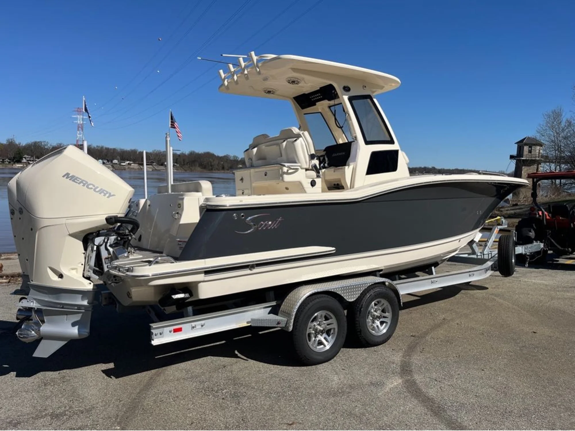 2025 Scout Boat Company 260 LXF - Image 2