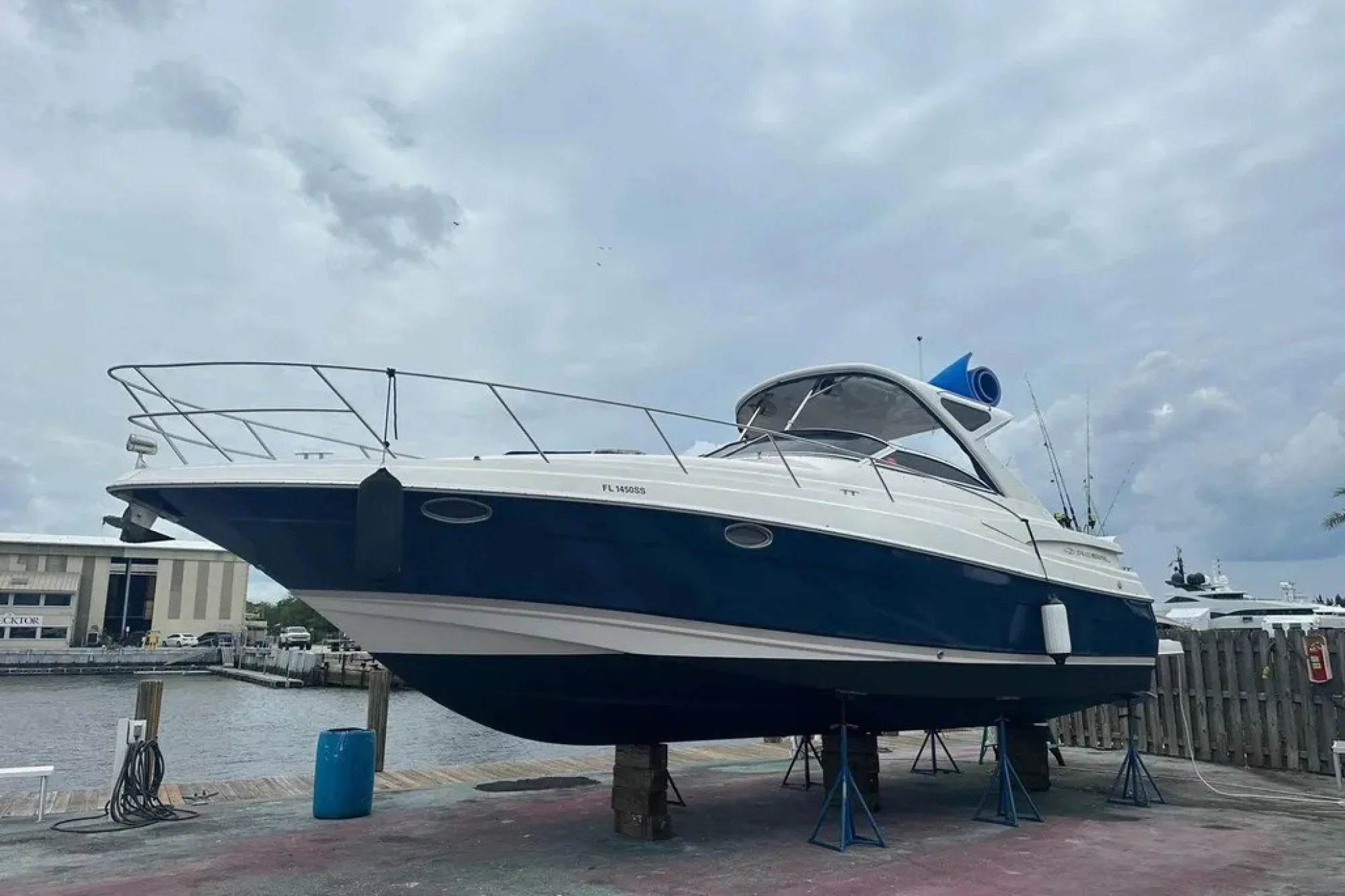 2008 Regal 38 Express - Image 3