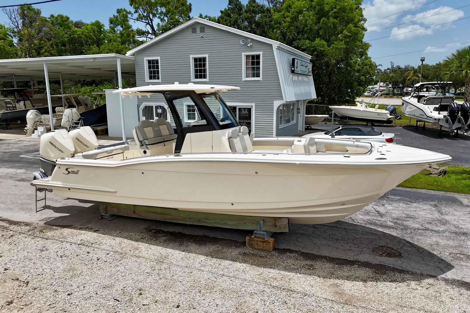 2027 Scout 288 LXF - Image 2