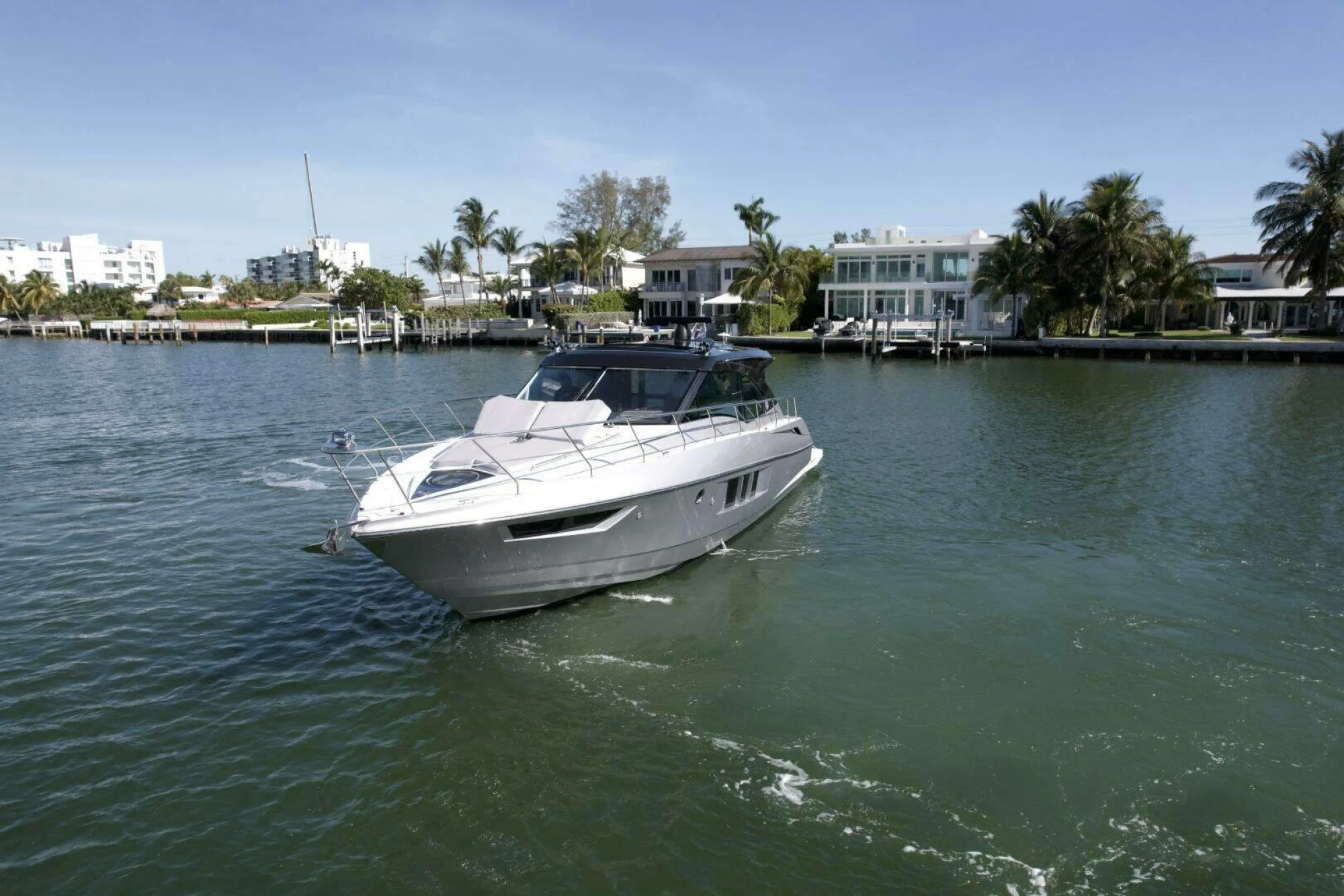 2018 Cruisers Yachts Cantius 45 - Image 4