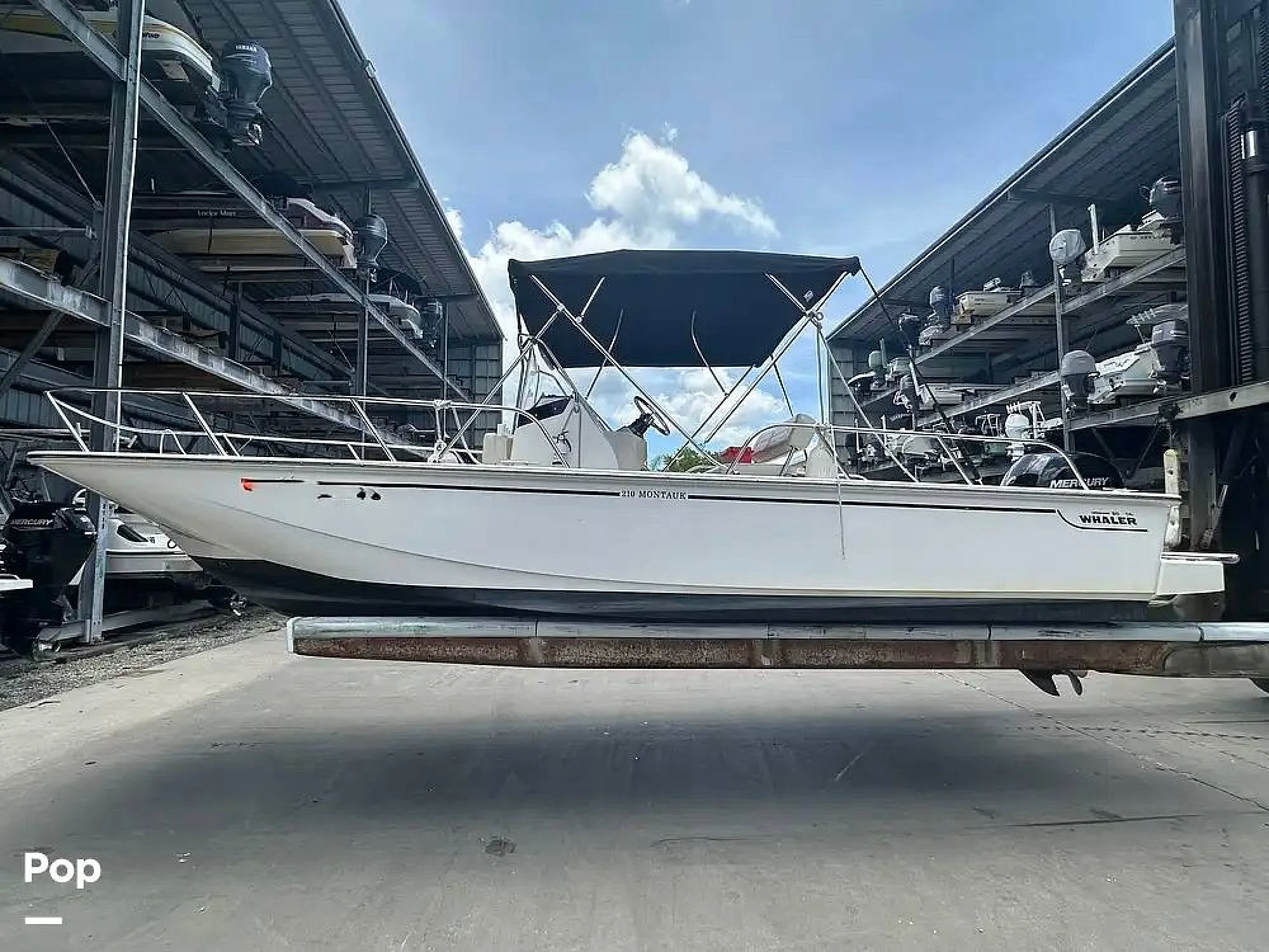 2024 Boston Whaler 210 Montauk - Image 3