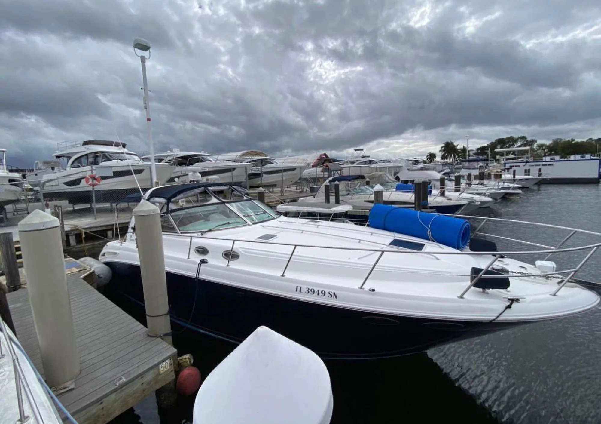 2004 Sea Ray 380 Sundancer - Image 3
