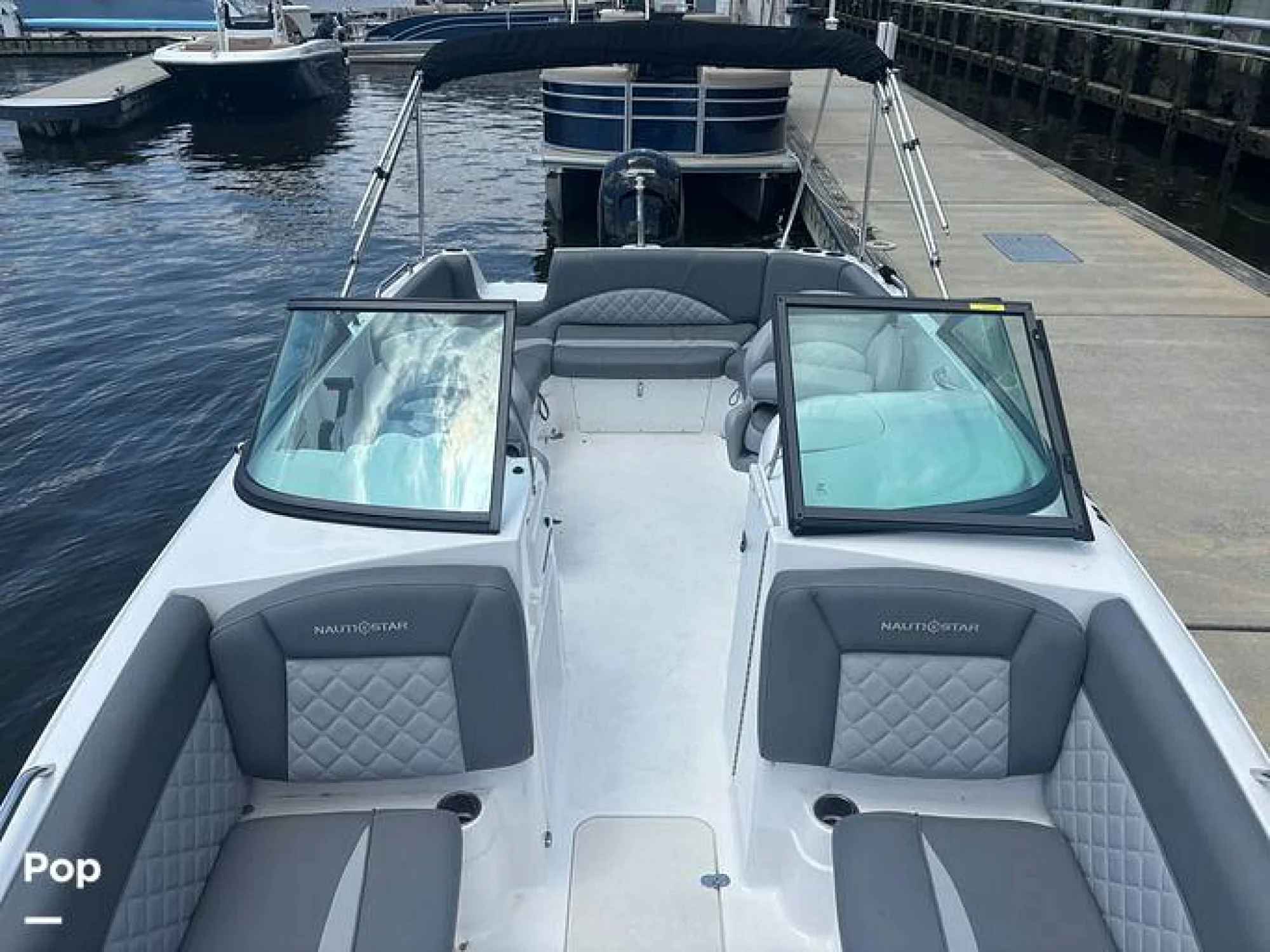 2025 NauticStar 223 DC - Image 4
