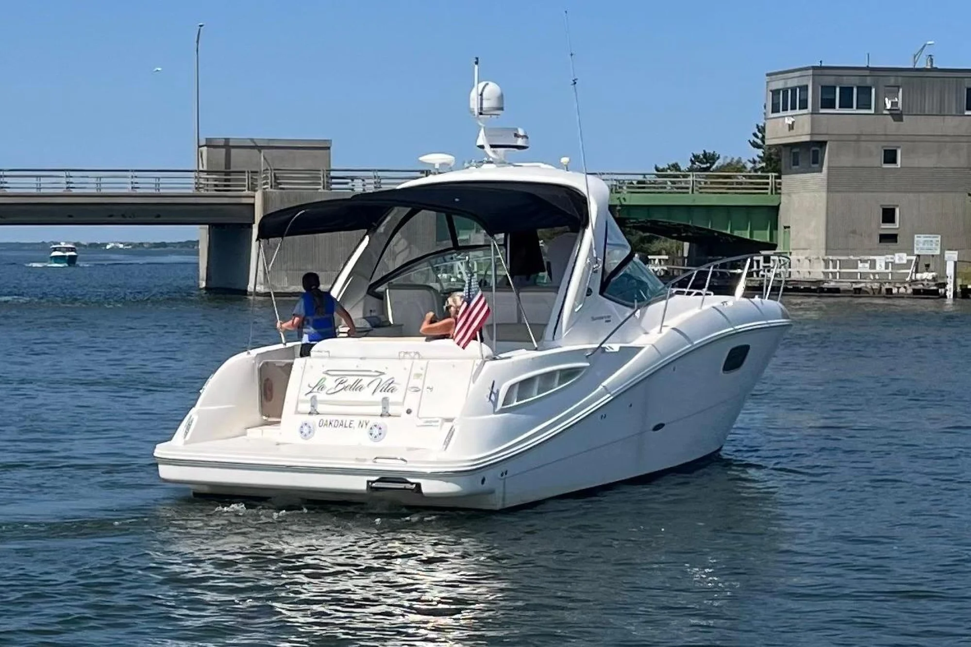 2010 Sea Ray Sundancer 350 - Image 2