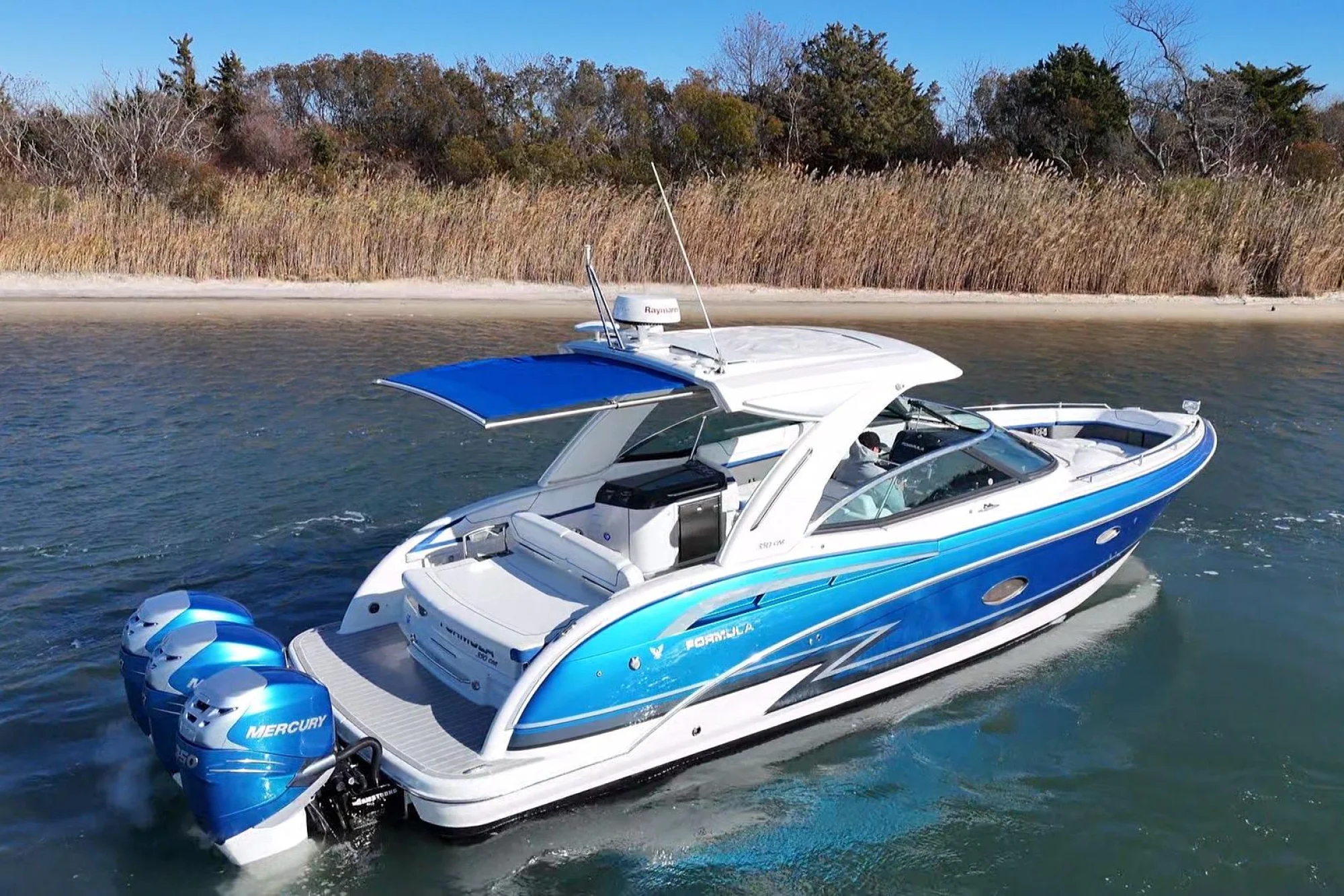 2019 Formula 350 Crossover Bowrider OB - Main Image