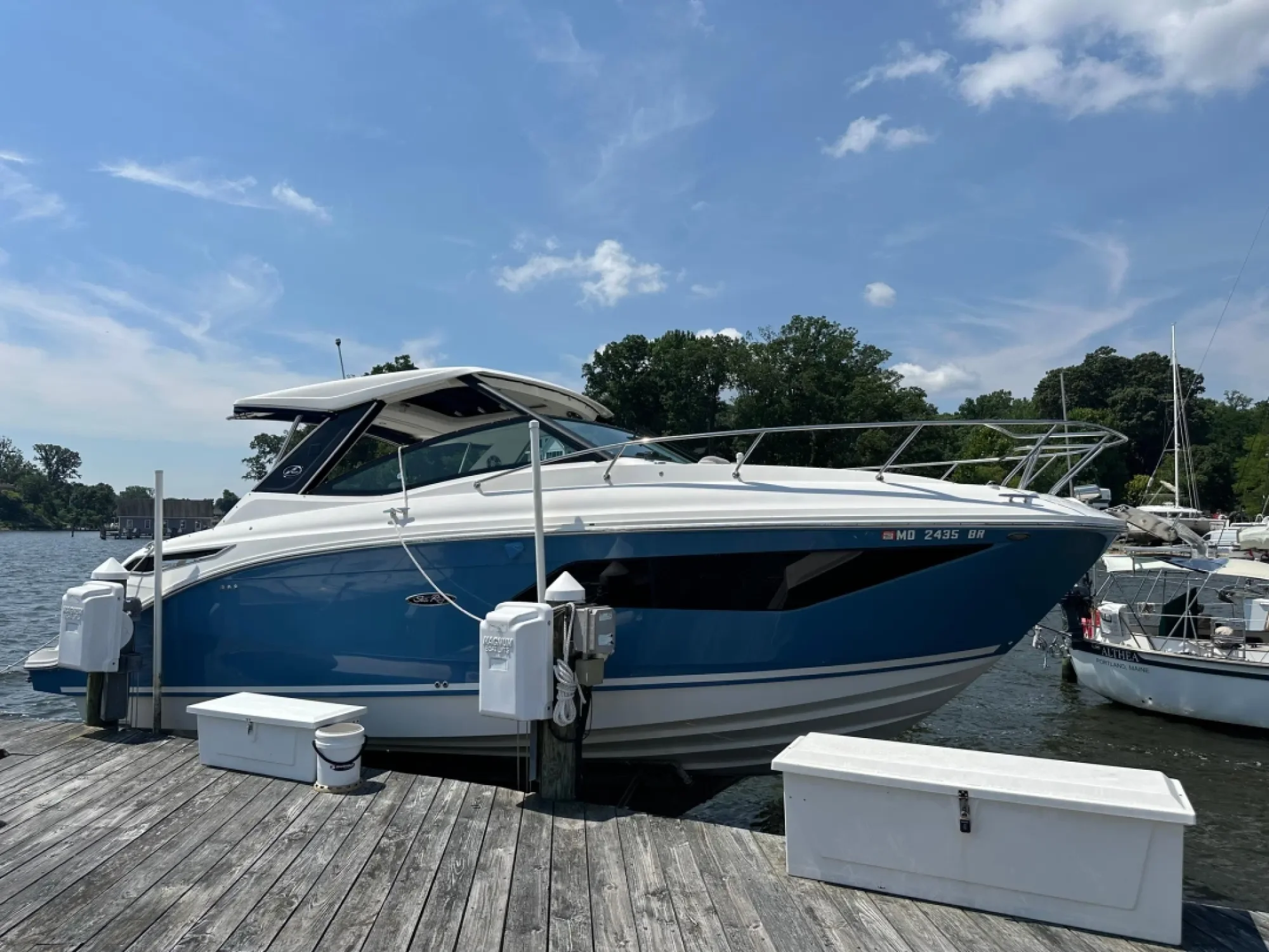 2021 Sea Ray 320 Sundancer - Image 3