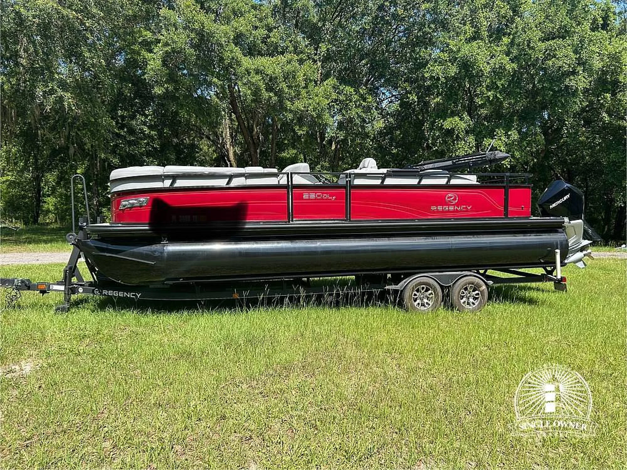 2023 Tracker Regency Series 250 DL3 - Main Image