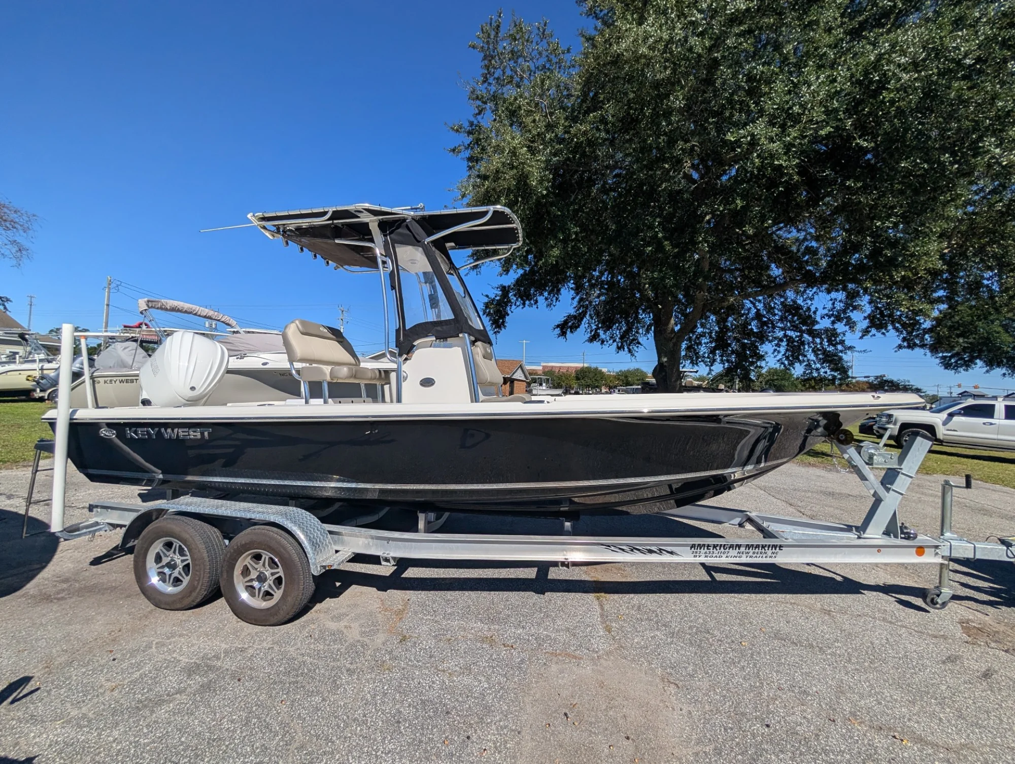 2024 Key West 230 Bay Reef Black - Image 2