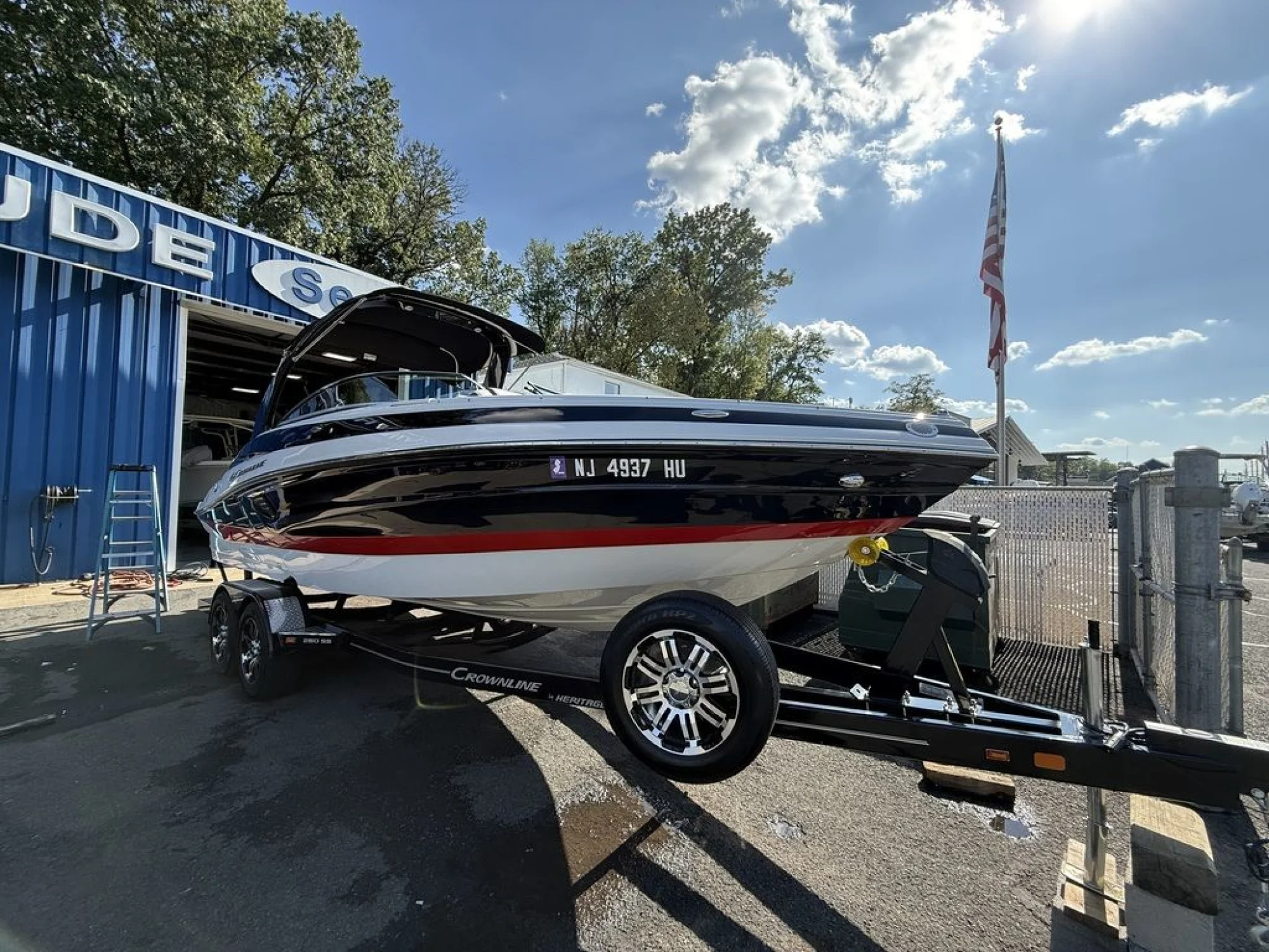2024 Crownline 260 SS - Image 3