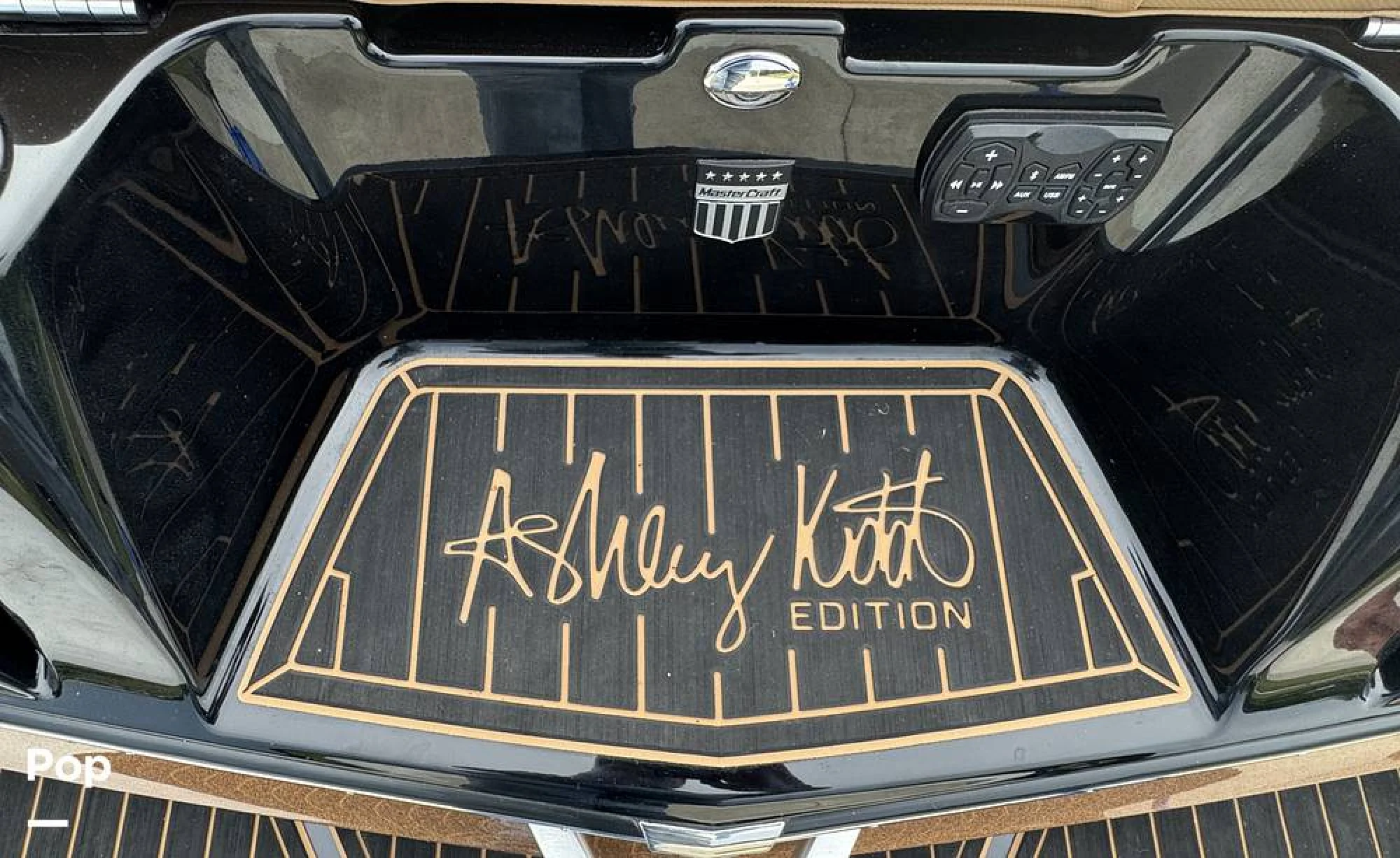 2024 Mastercraft XT23 Ashley Kidd Edition - Image 5
