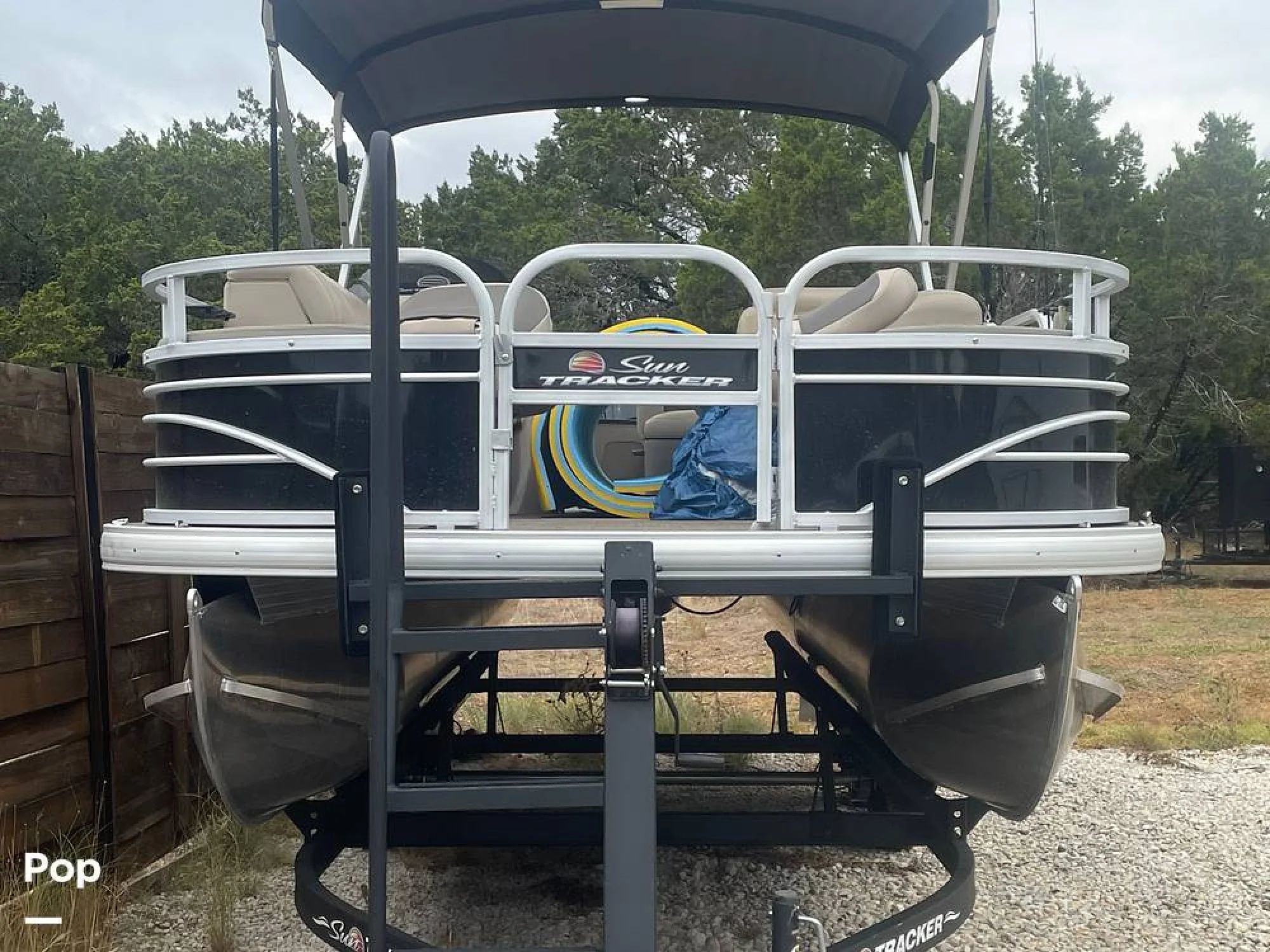 2023 Sun Tracker Fishin' Barge 20 DLX - Image 3