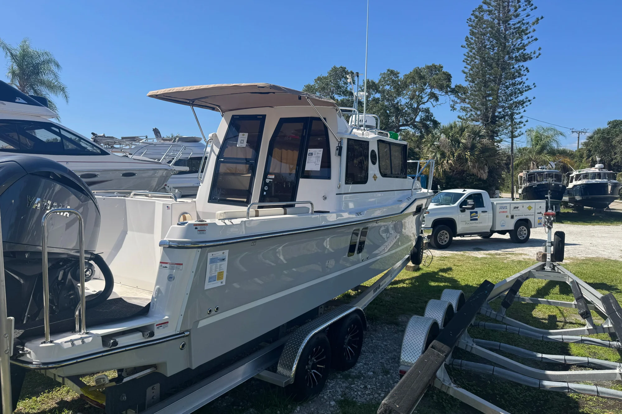 2026 Ranger Tugs R-25 - Image 3