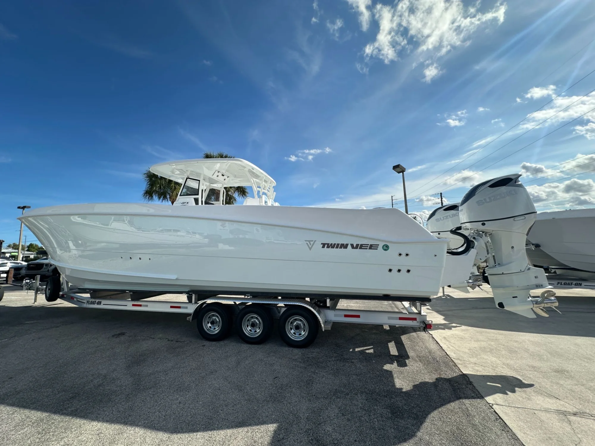 2026 Twin Vee 340 GFX - Image 4