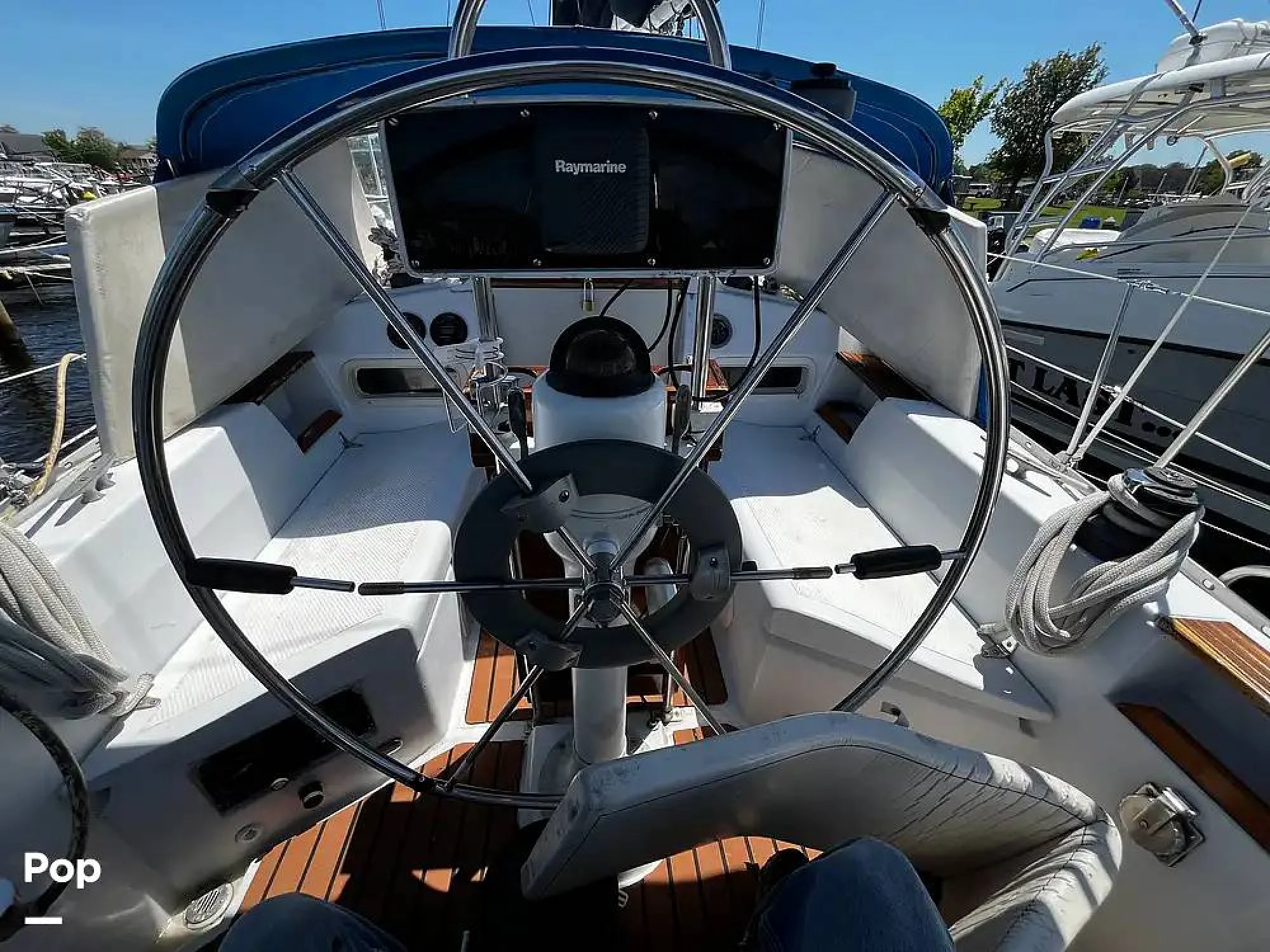 1983 Hunter 34 - Image 5