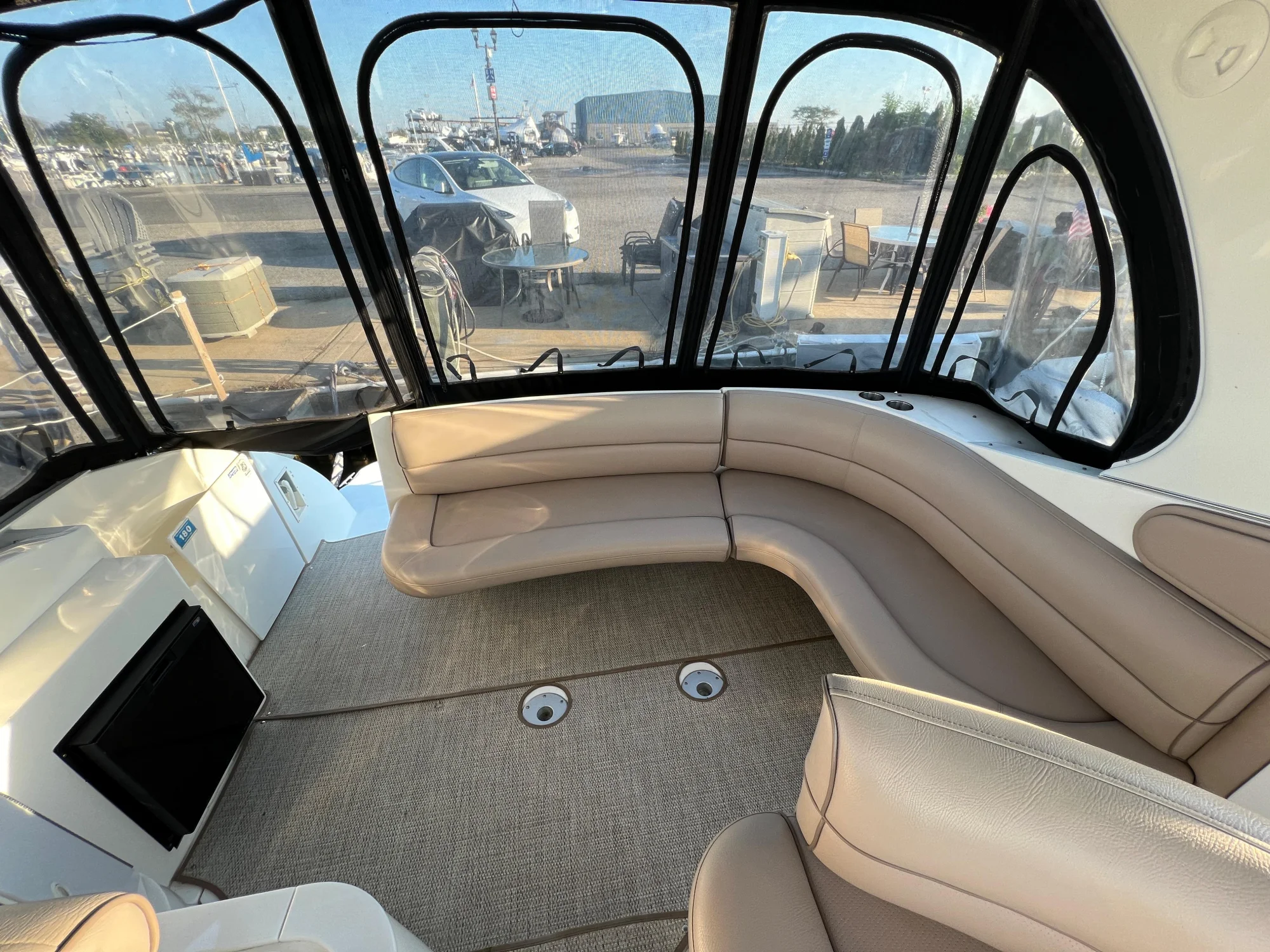 1999 Cruisers Yachts 3575 Esprit - Image 4