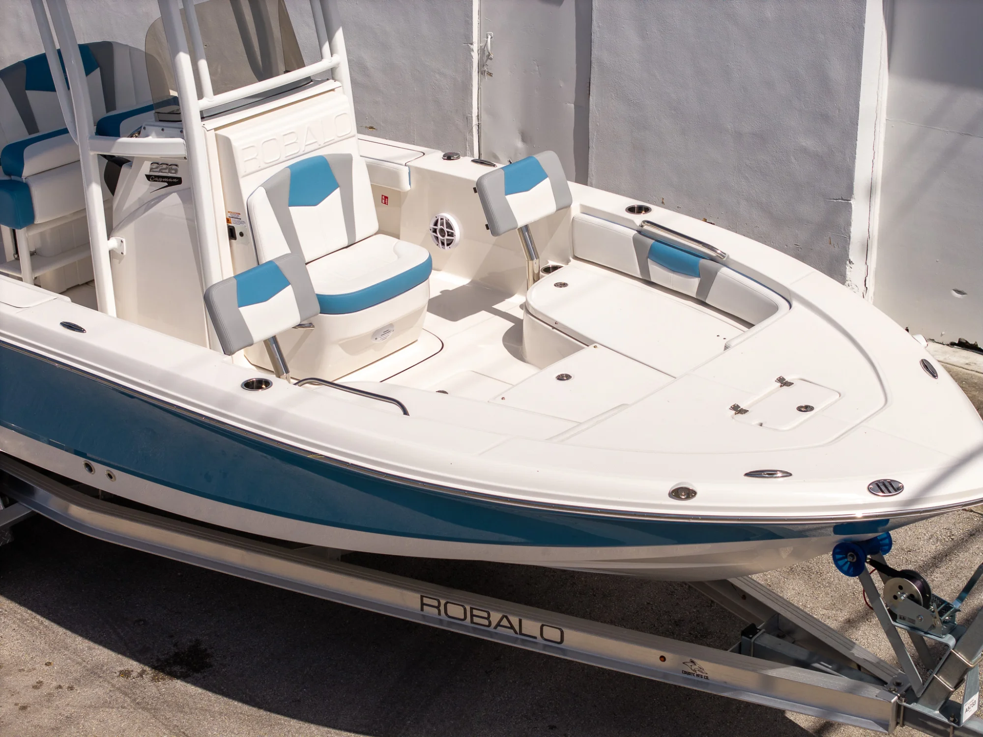 2026 ROBALO 226 Cayman - Image 5