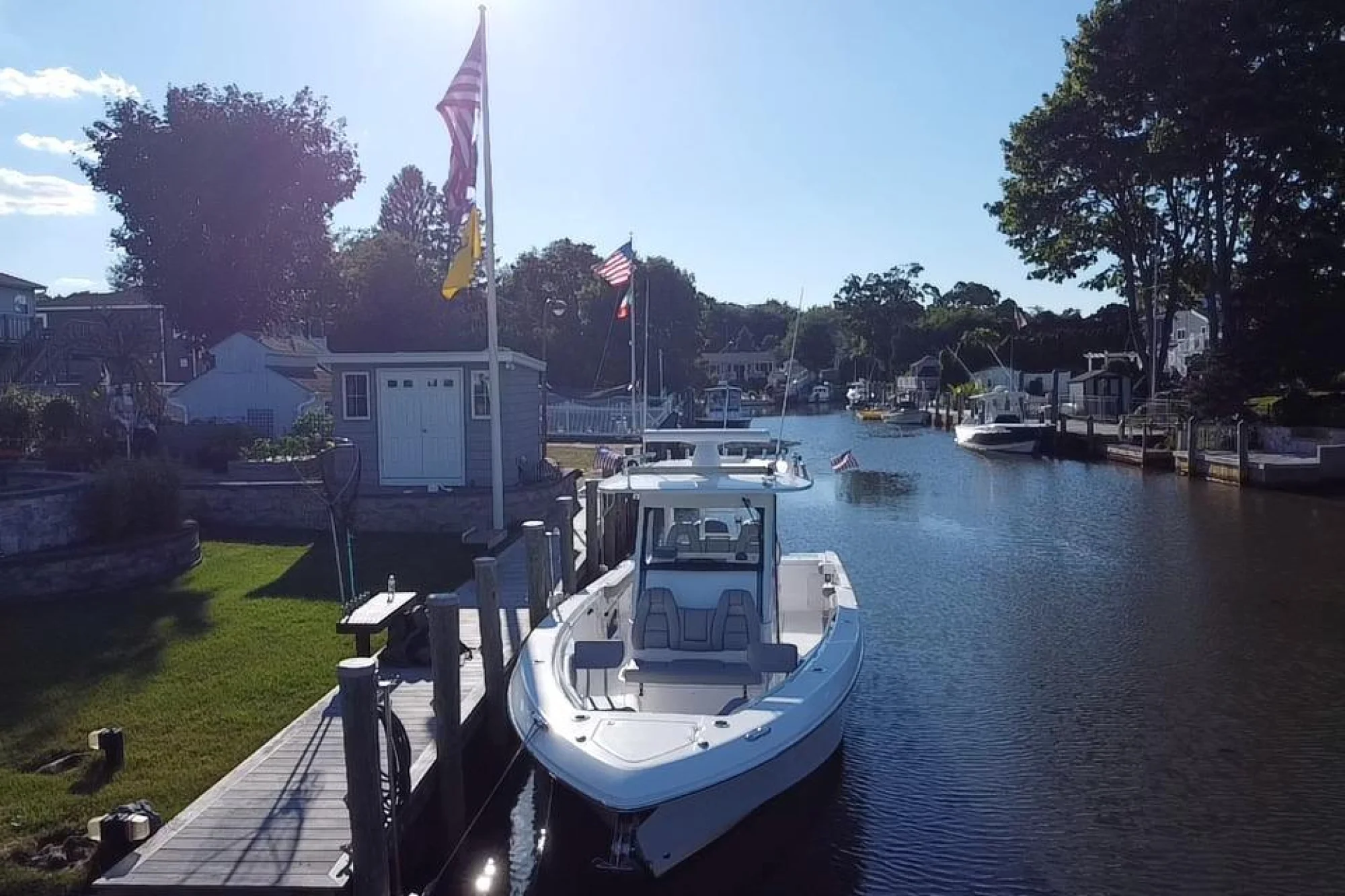 2018 Everglades 335 Center Console - Image 3