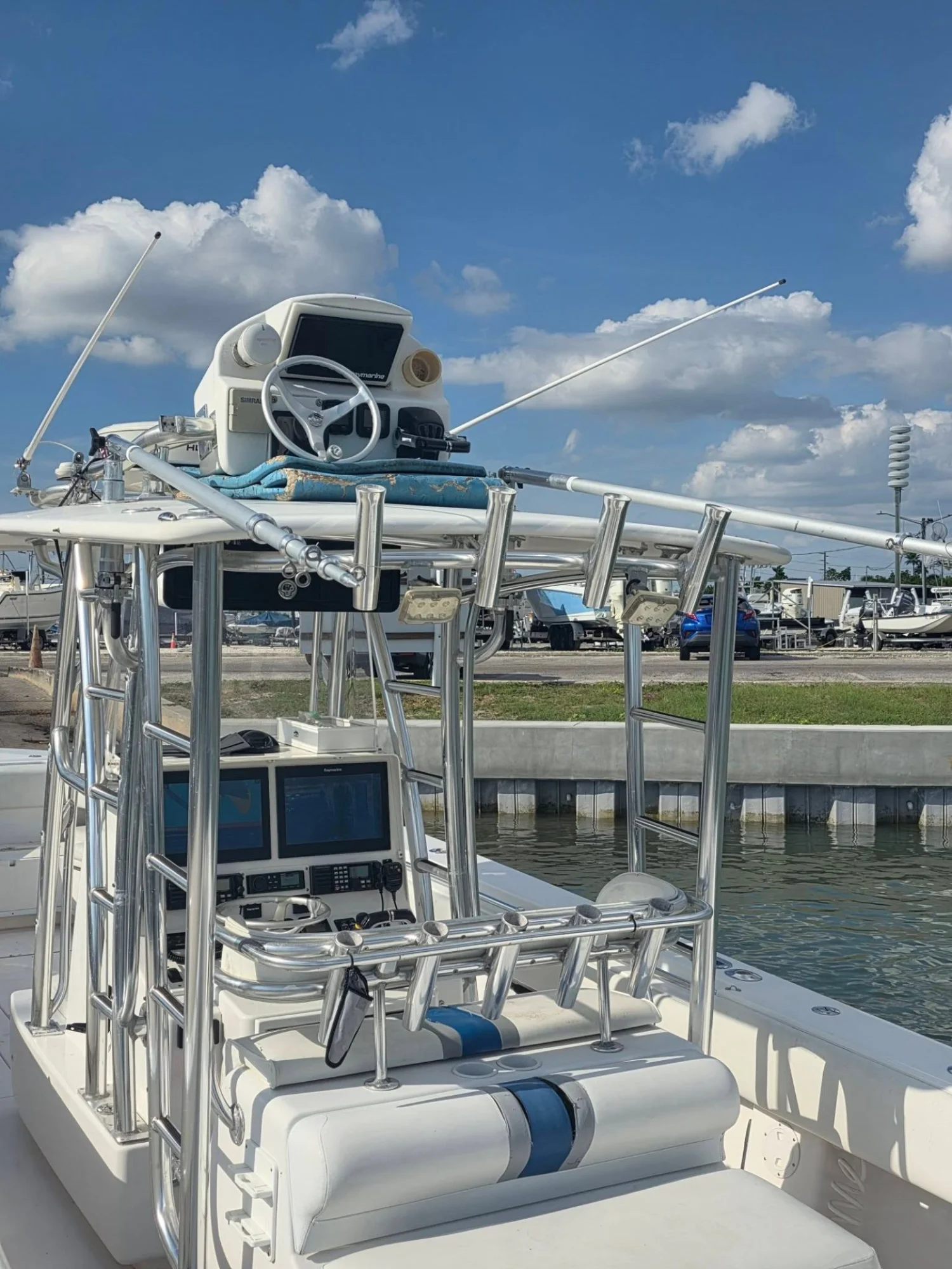 2007 CONTENDER 33T – TRIPLE 2015 YAMAHA 300s – TRAILER INCLUDED - Image 5