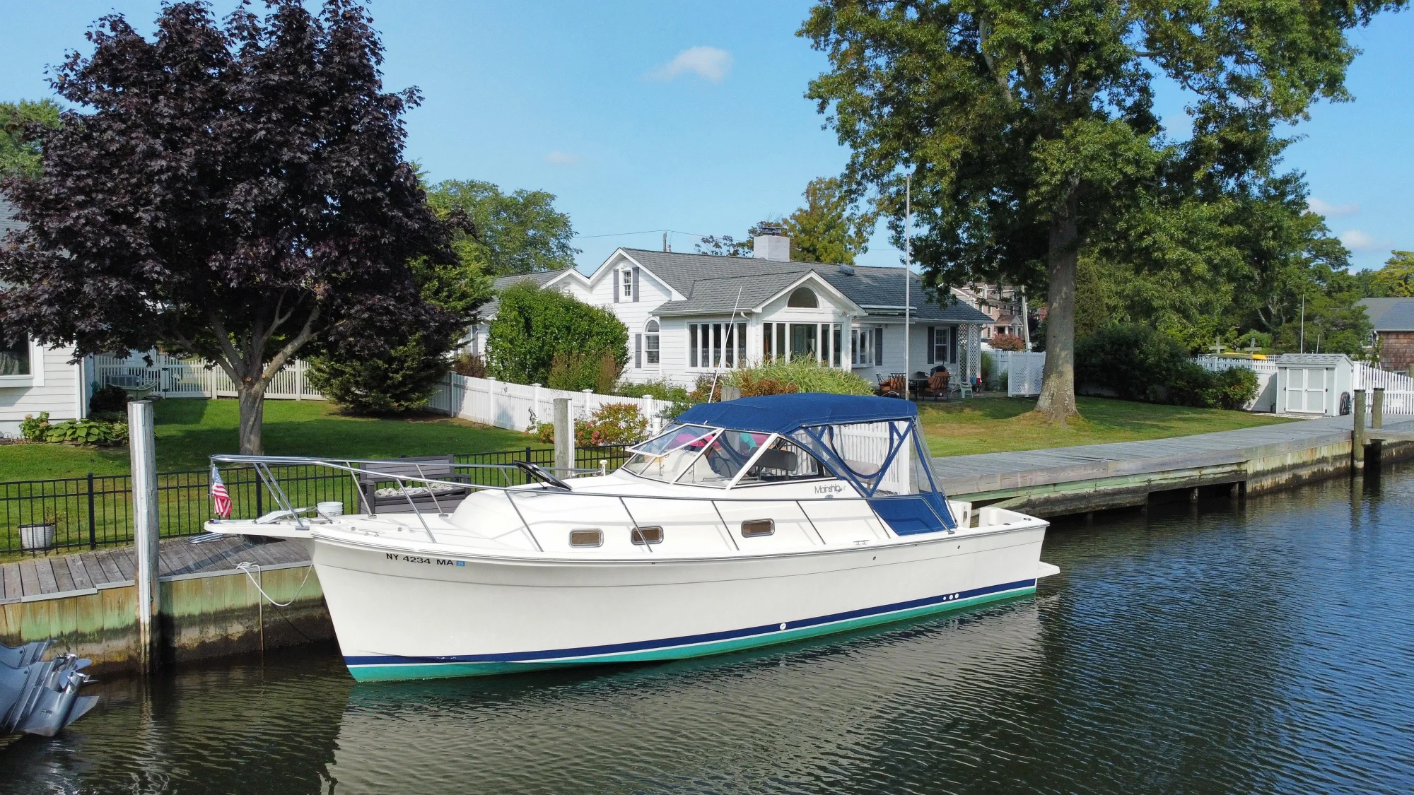 2005 Mainship Pilot 30-II Sedan - Main Image