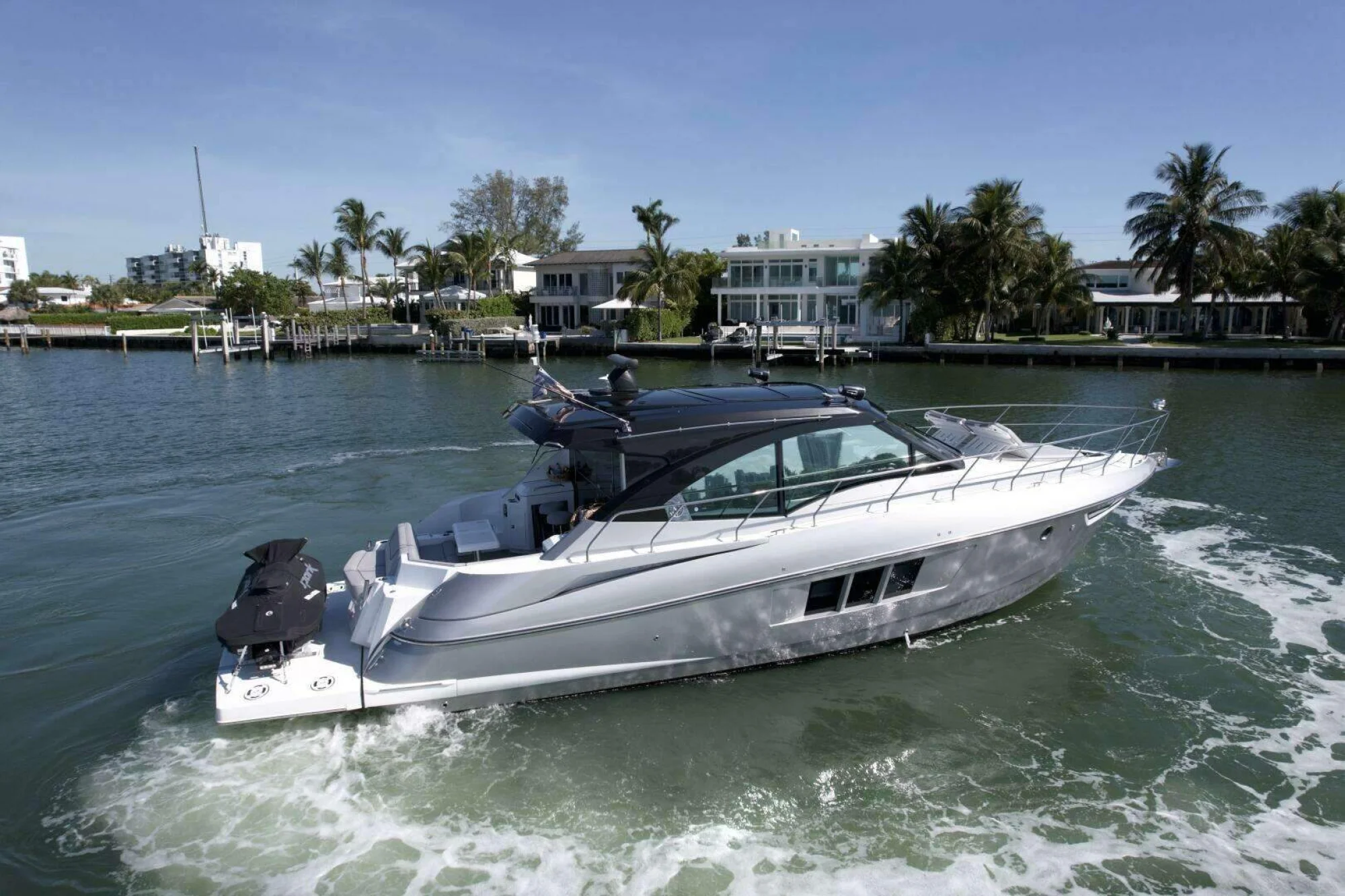 2018 Cruisers Yachts Cantius 45