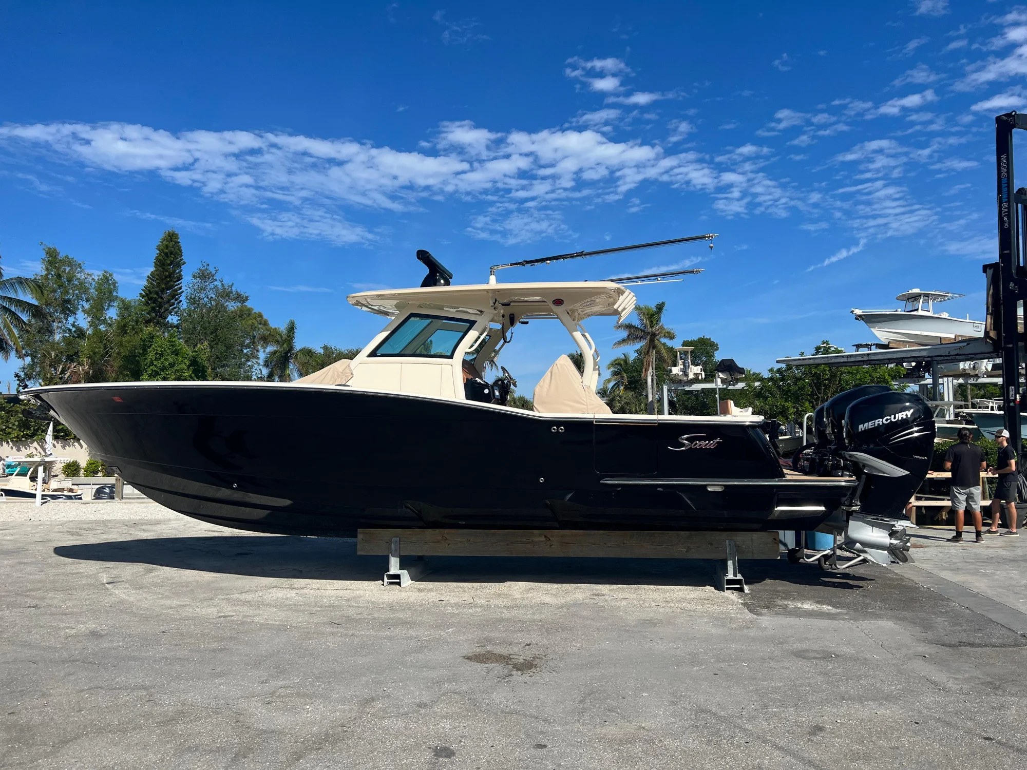 2019 Scout 355 LXF - Image 4