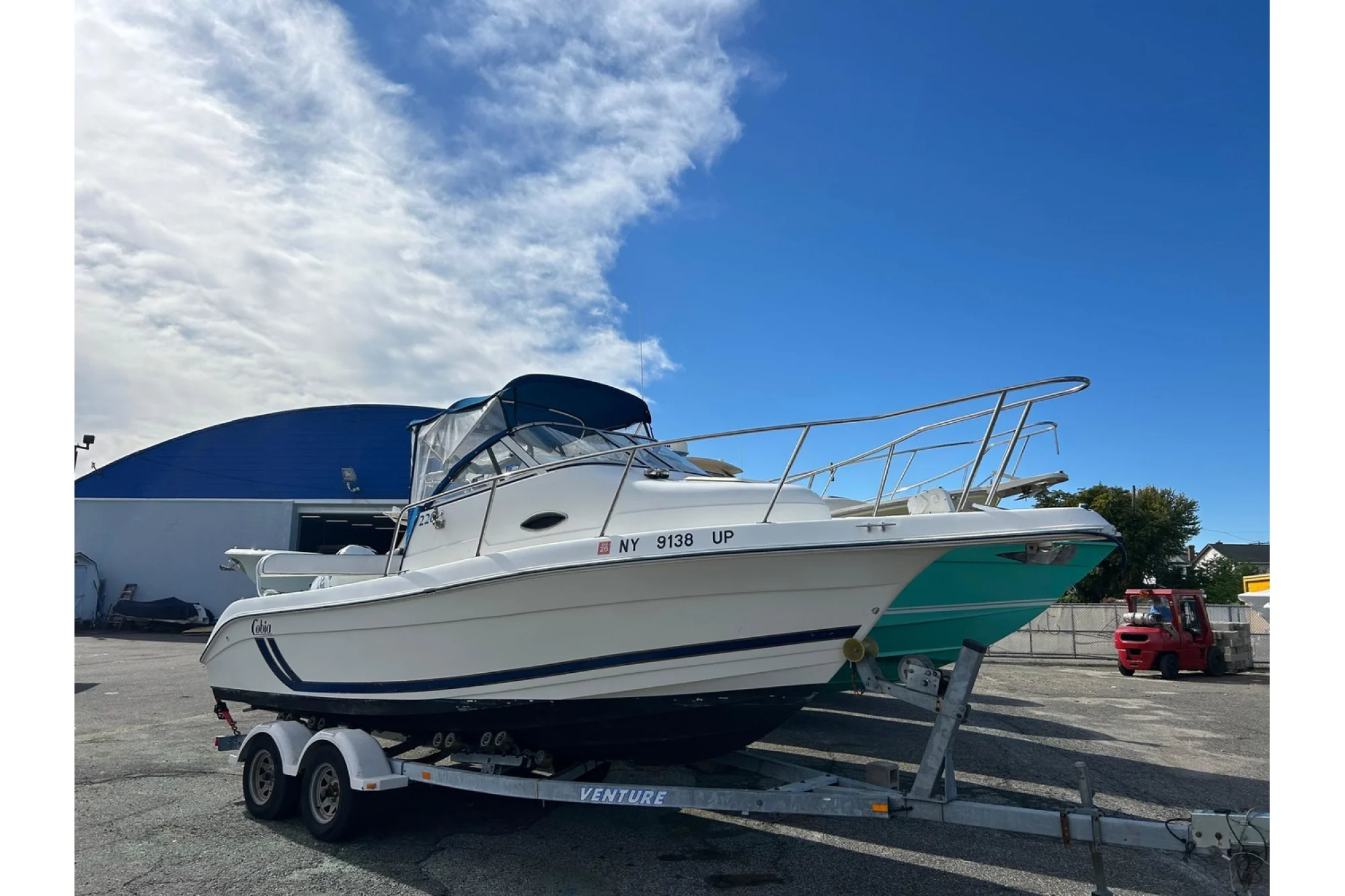 1998 Cobia 220 Walkaround - Main Image