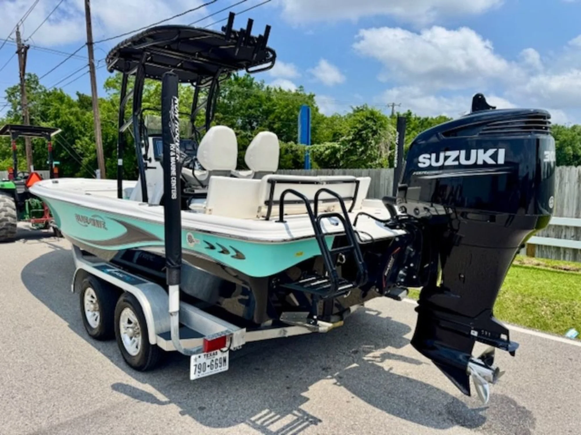 2017 Blue Wave Boats 2400 Pure Bay - Image 2