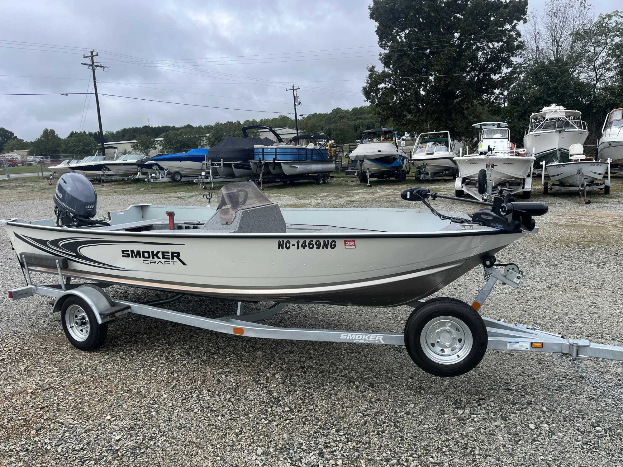 2025 Smoker Craft 16 Angler SC - Image 3